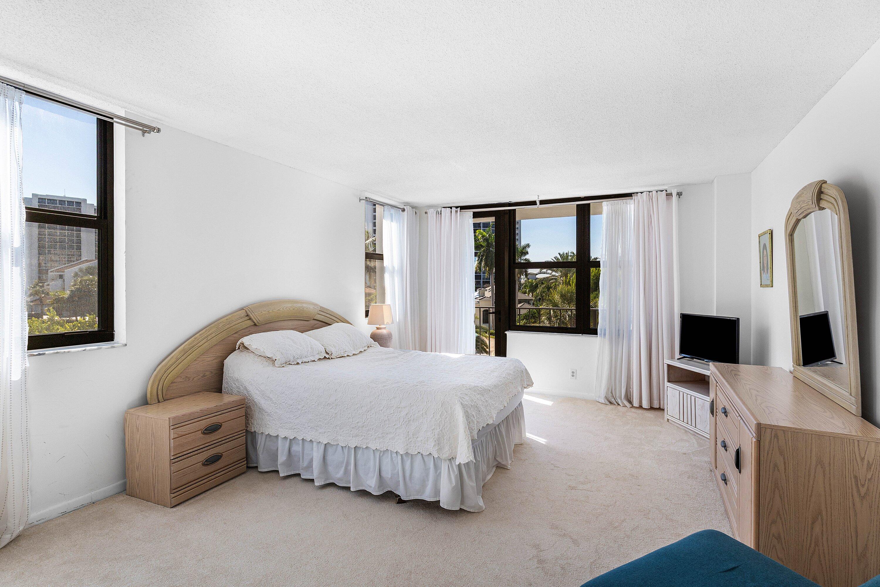 4600 S Ocean Boulevard 301