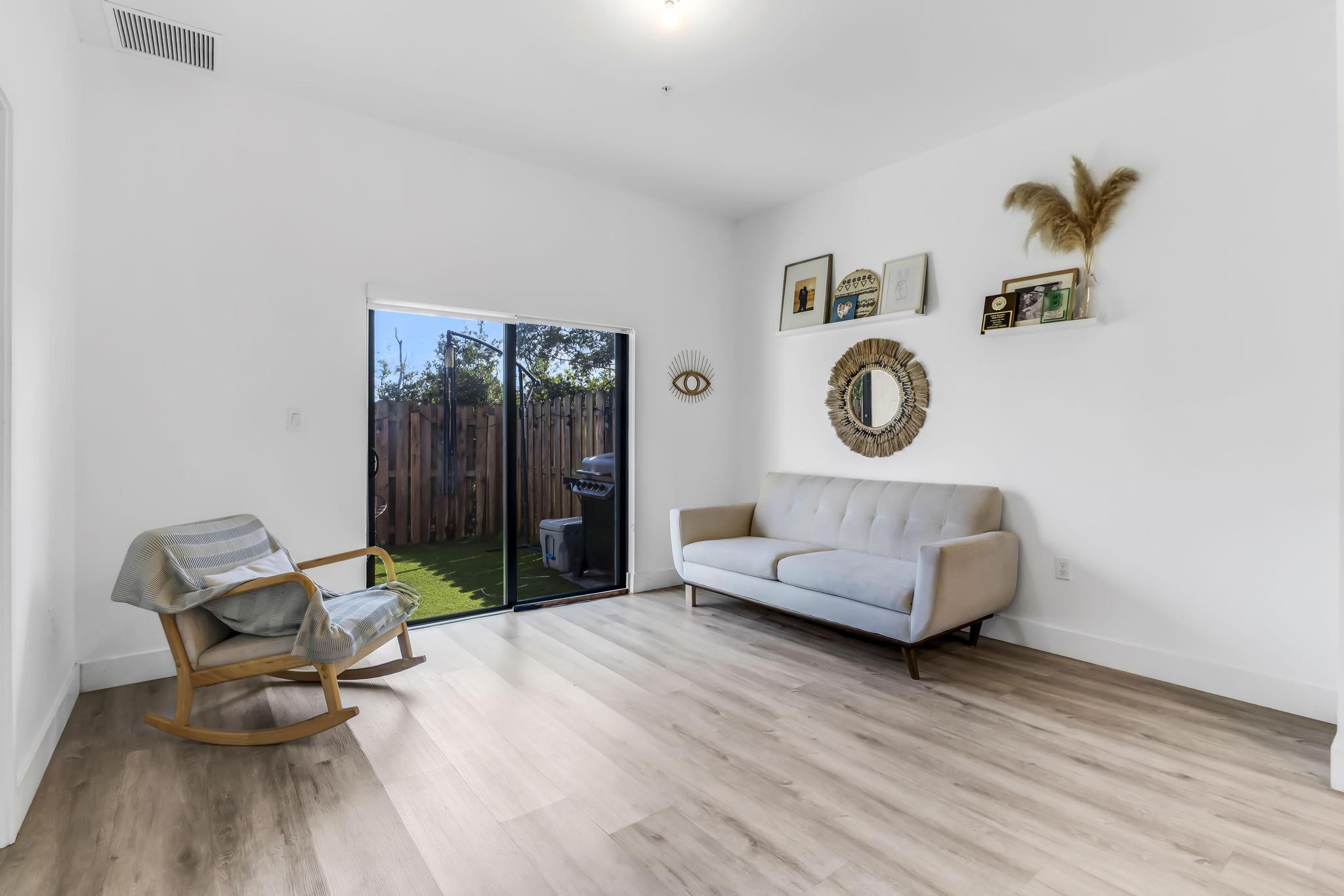 8015 NW 104th Avenue 6