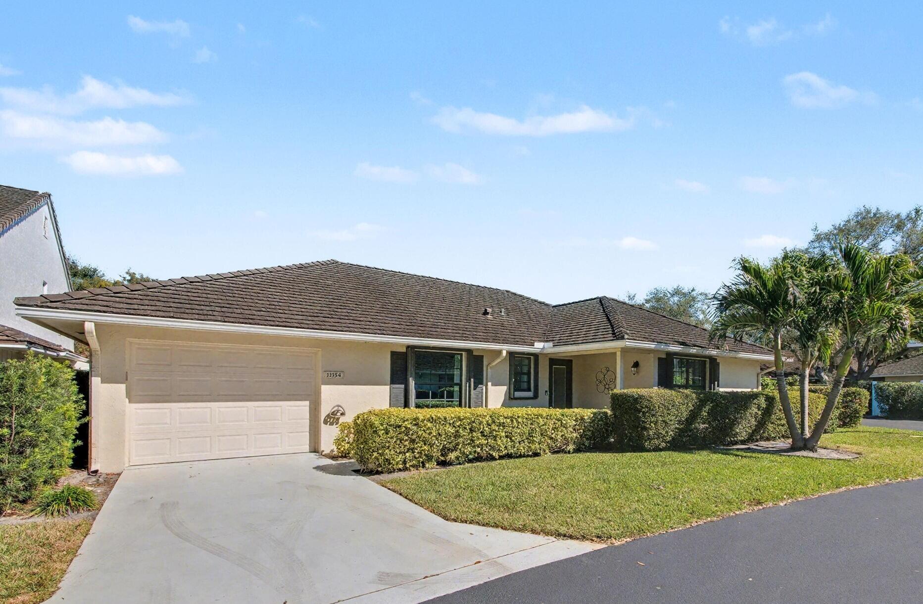 11354 Briarwood W/ 50ft Slip Place