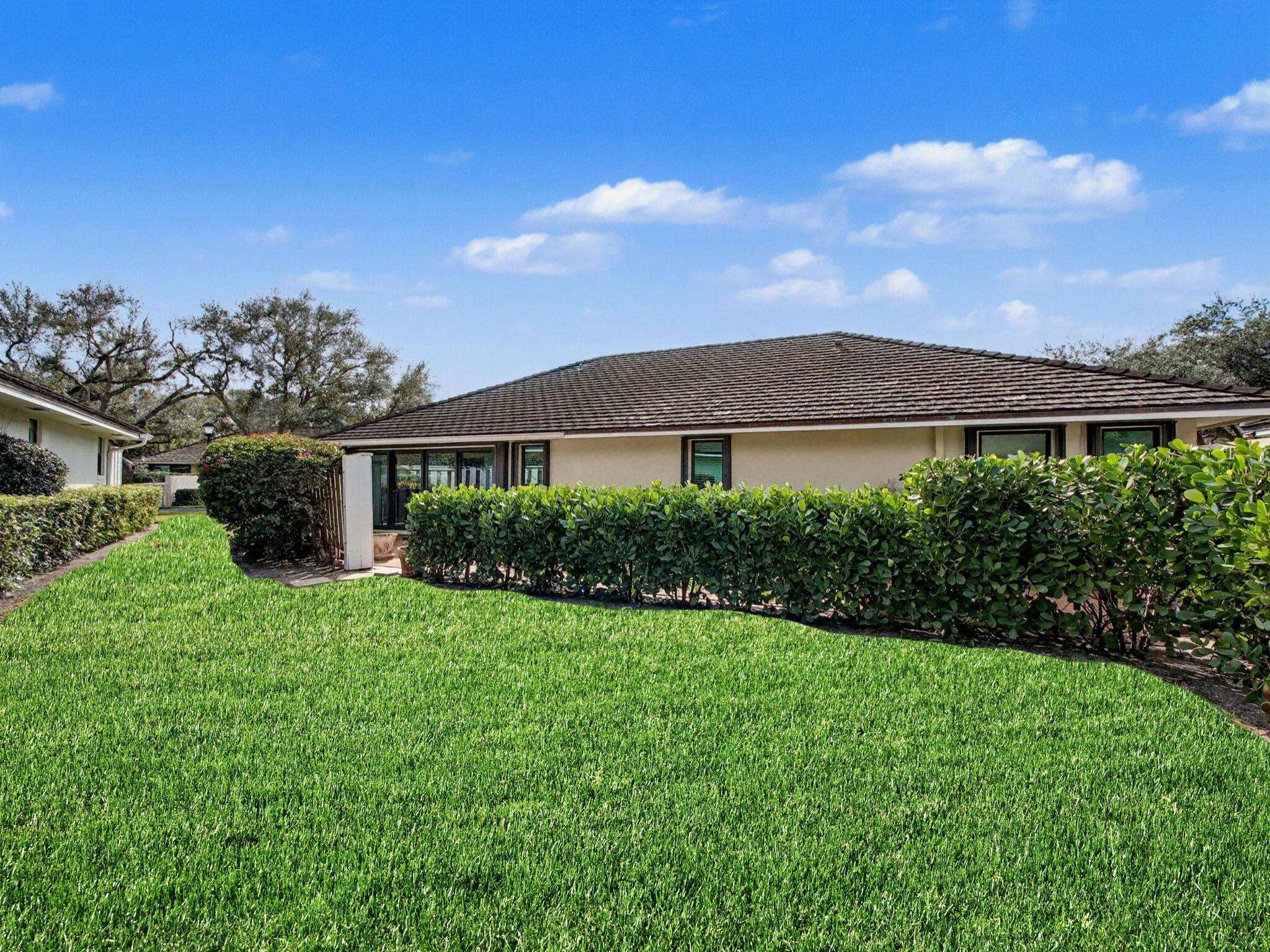 11354 Briarwood W/ 50ft Slip Place