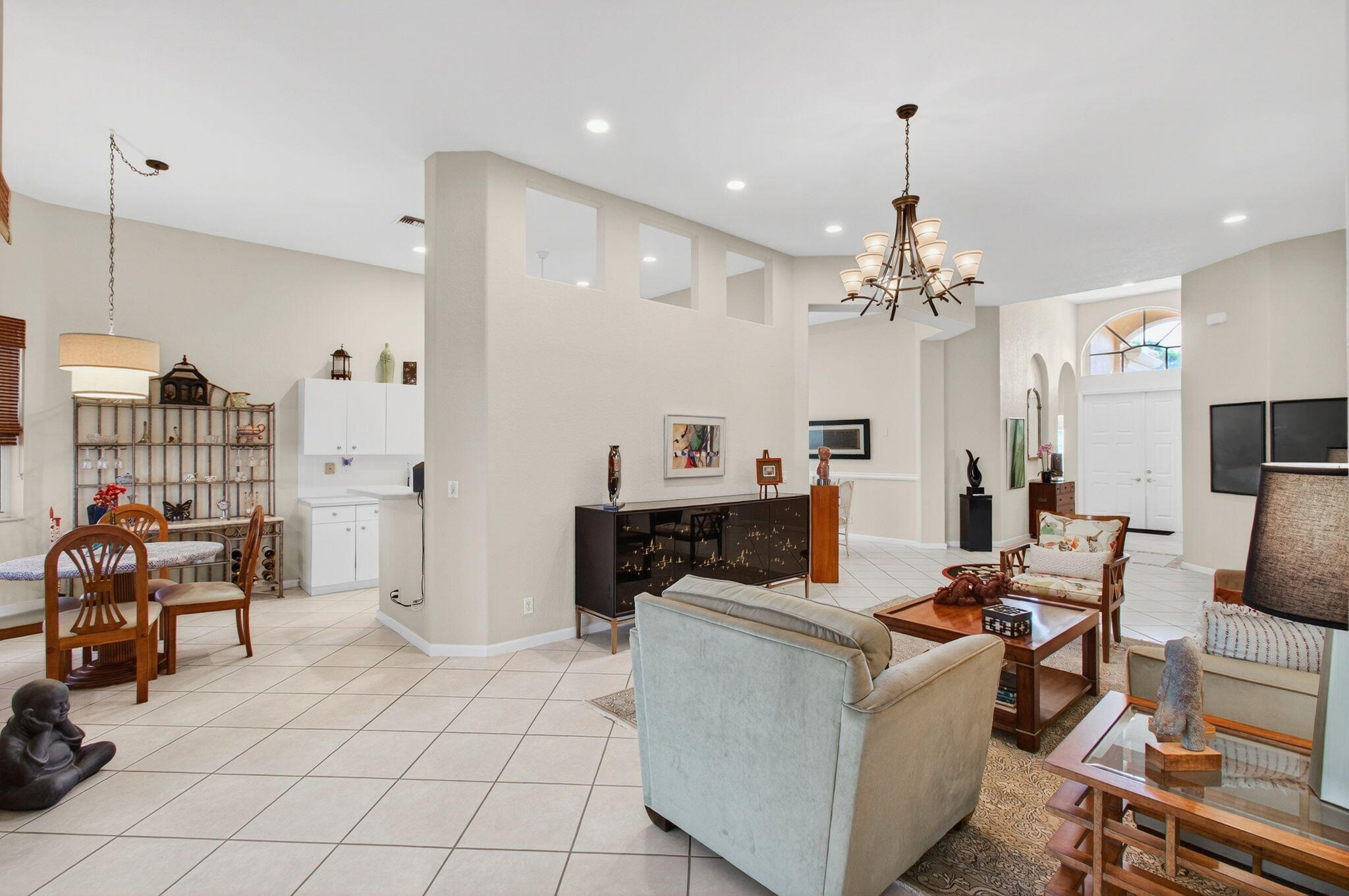 15845 Vivanco Street