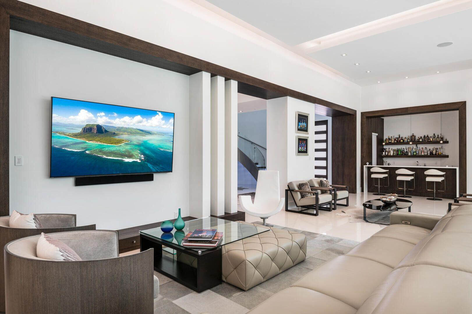 17106 Avenue Le Rivage