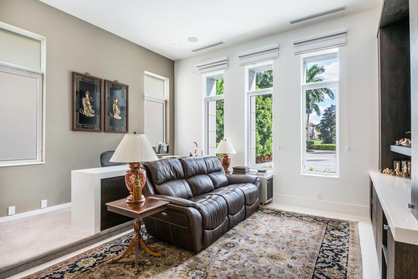 17106 Avenue Le Rivage