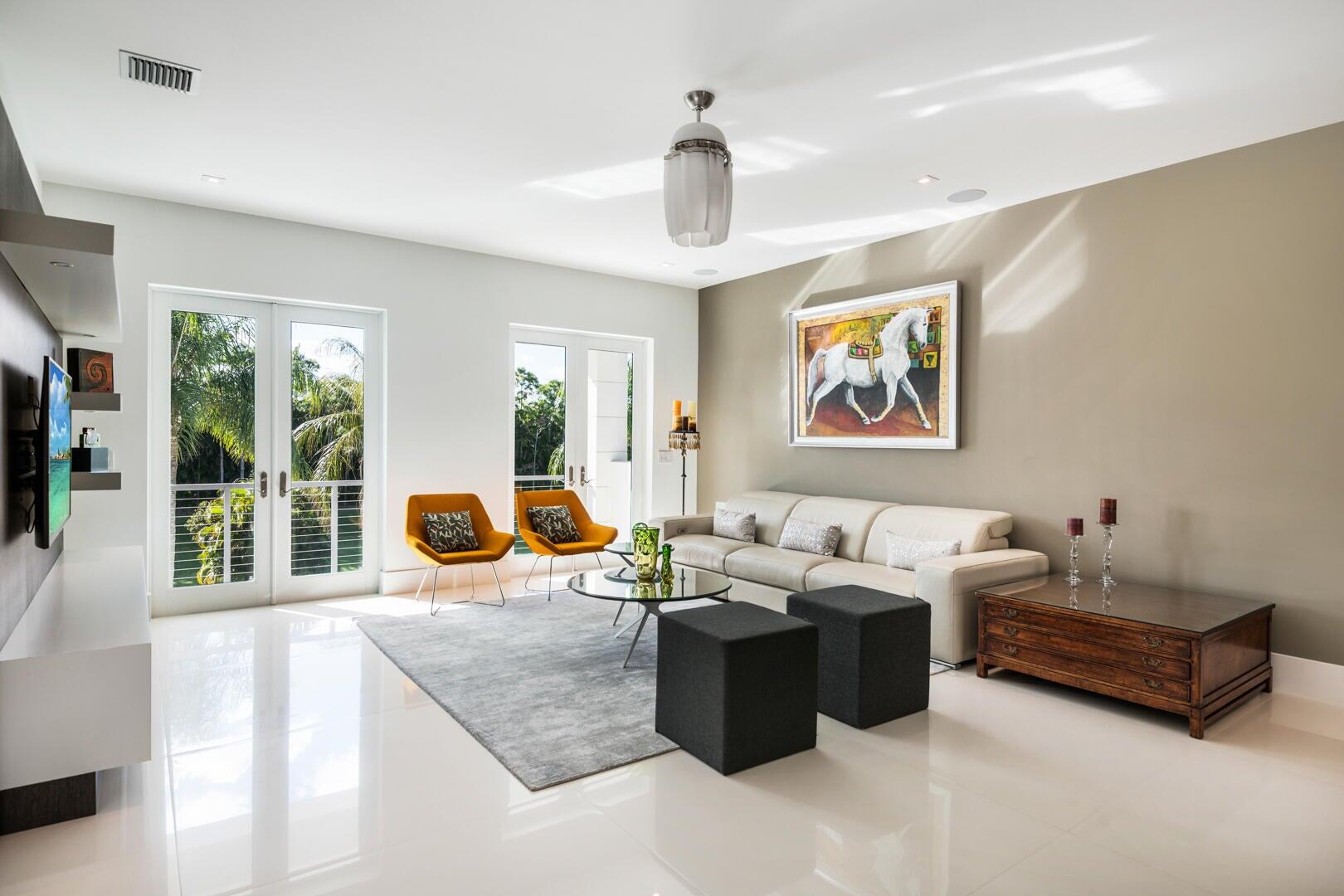 17106 Avenue Le Rivage