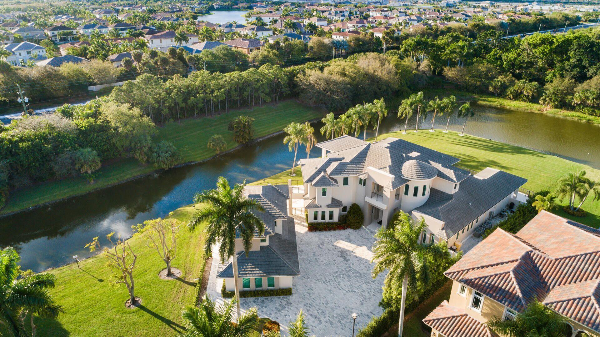 17106 Avenue Le Rivage