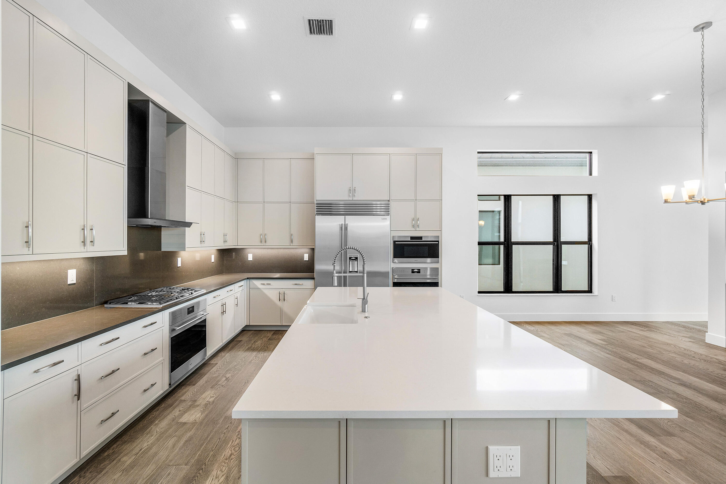 9491 Riverside Park Drive