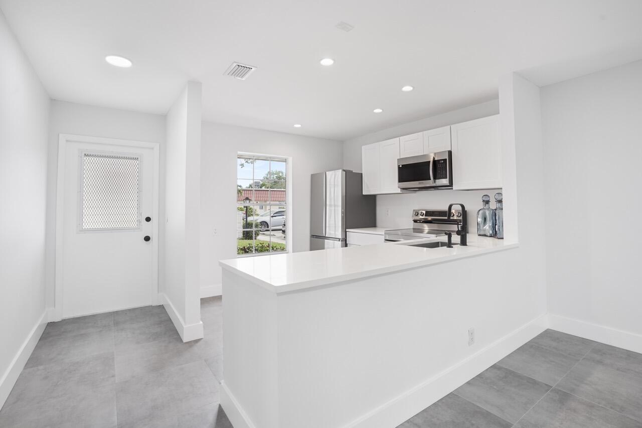 737 Nantucket Circle B