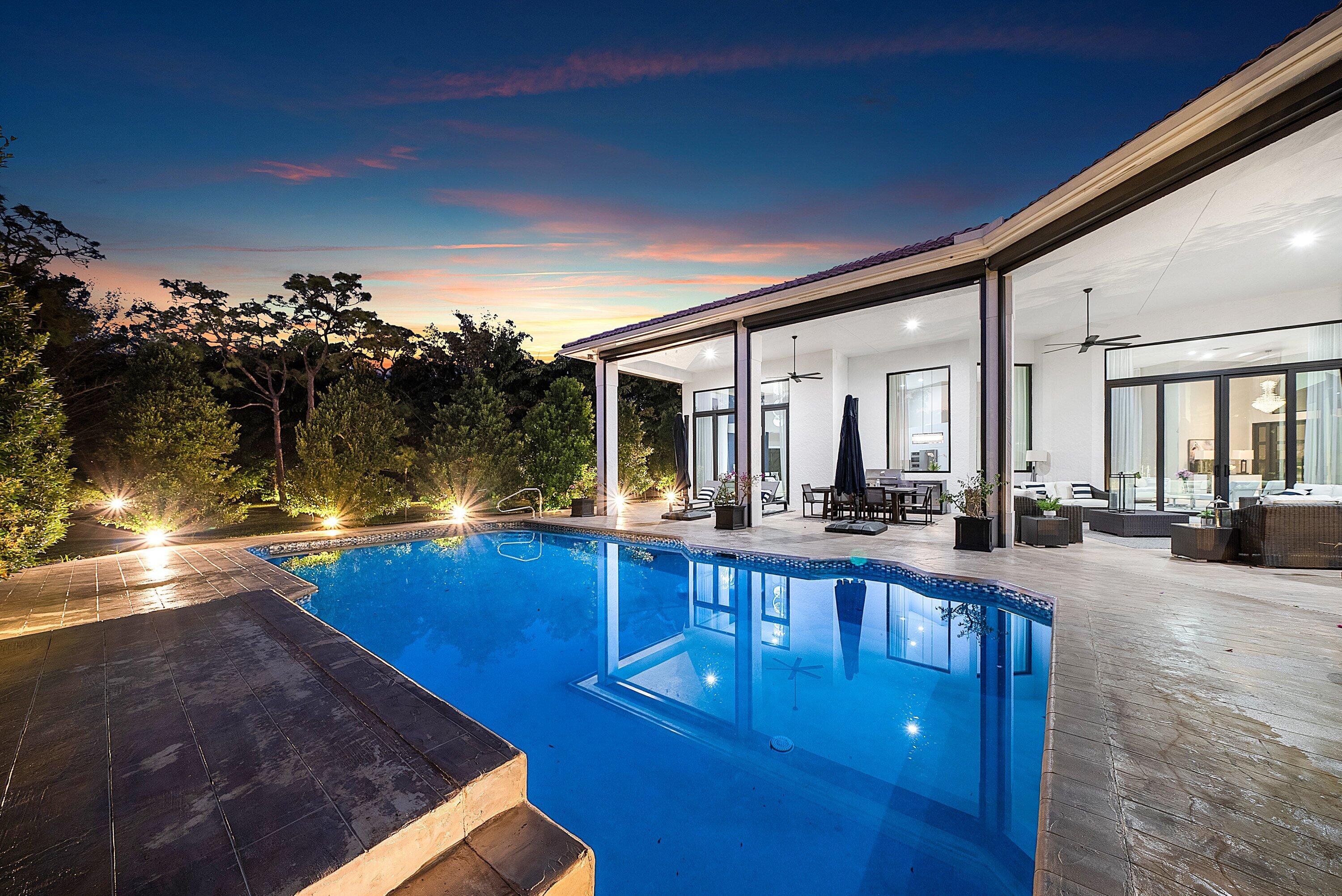 6715 E Calumet Circle