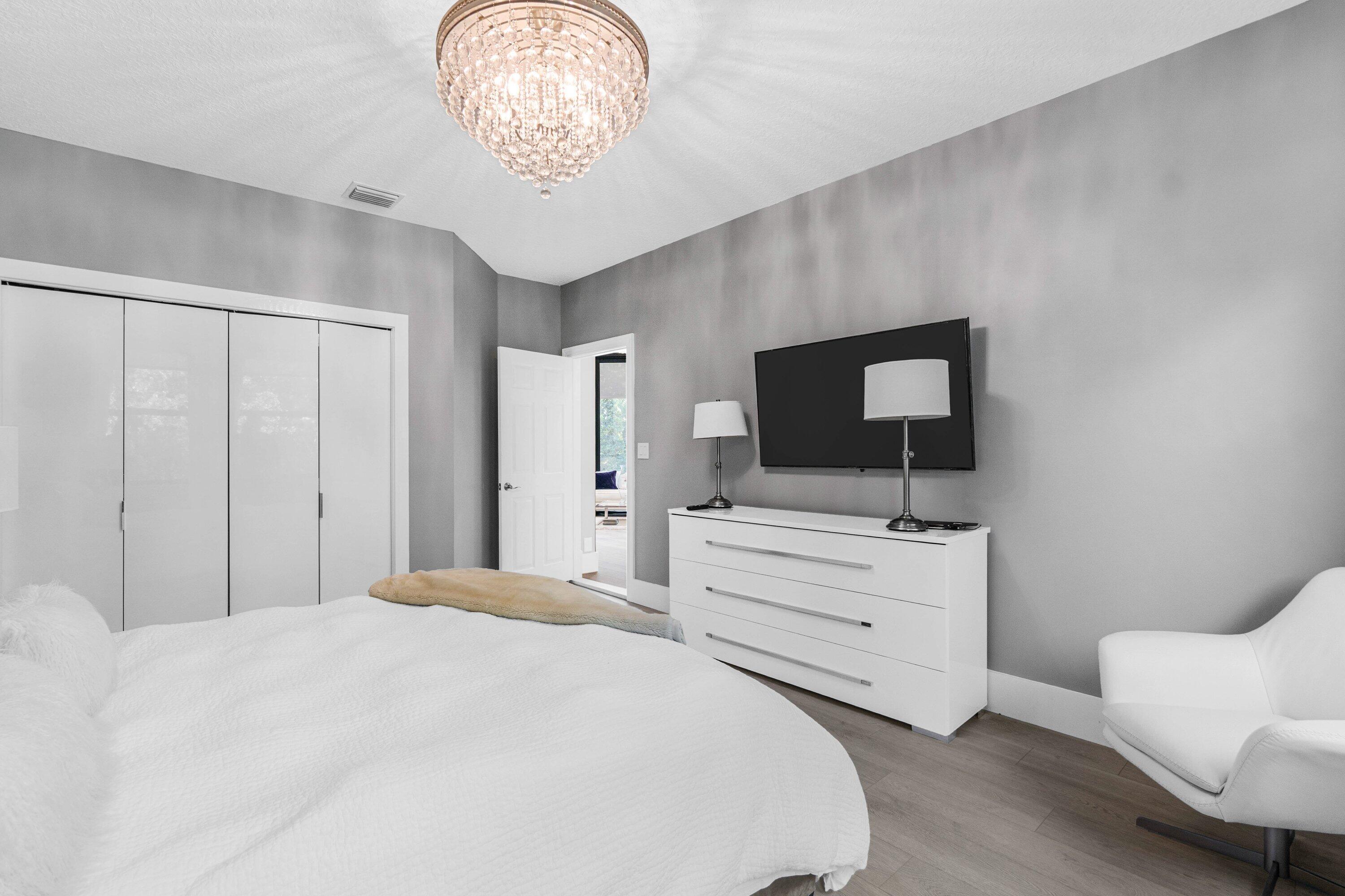 6715 E Calumet Circle