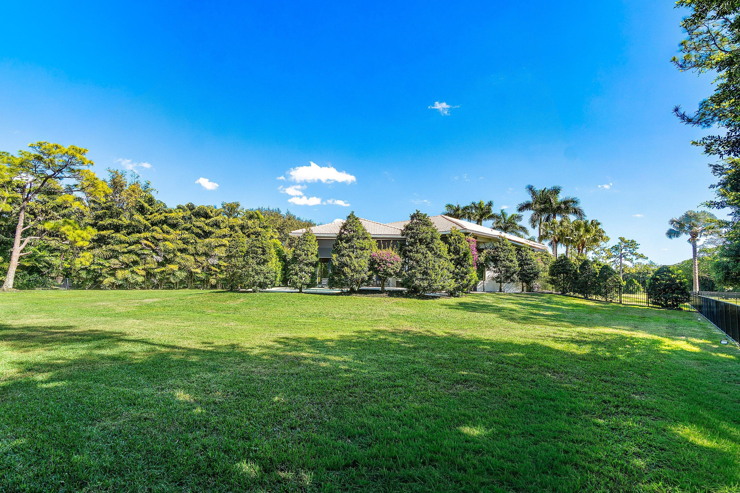 6715 E Calumet Circle