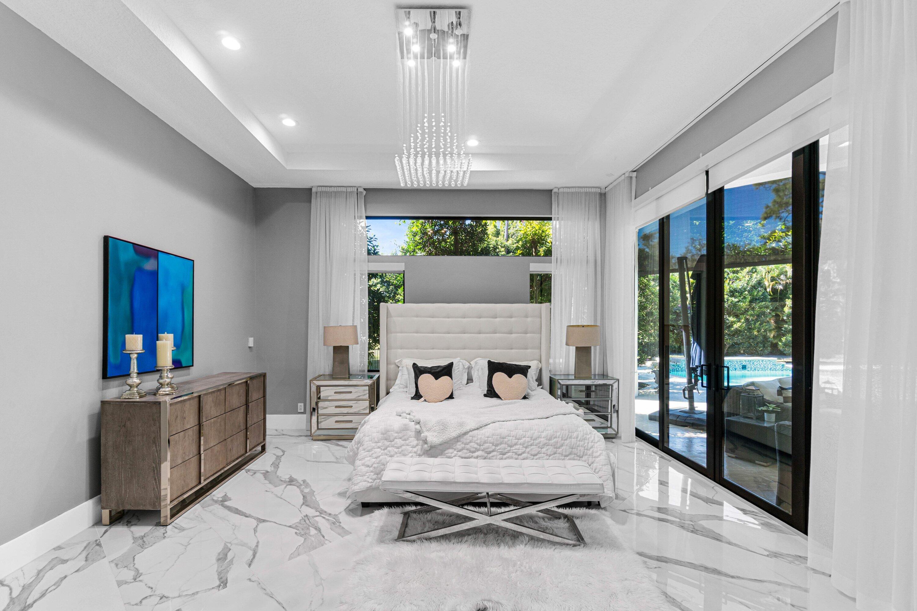 6715 E Calumet Circle