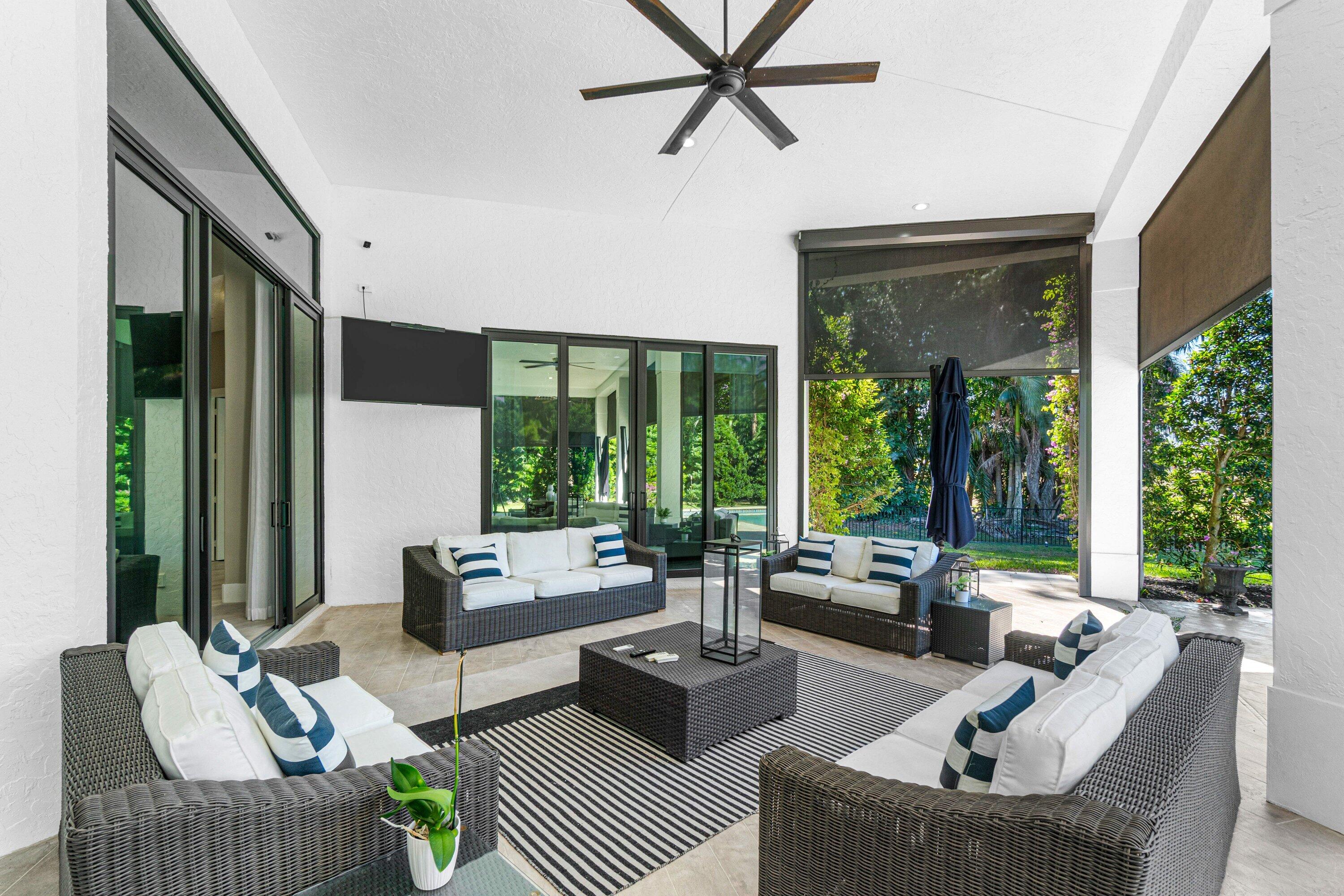 6715 E Calumet Circle