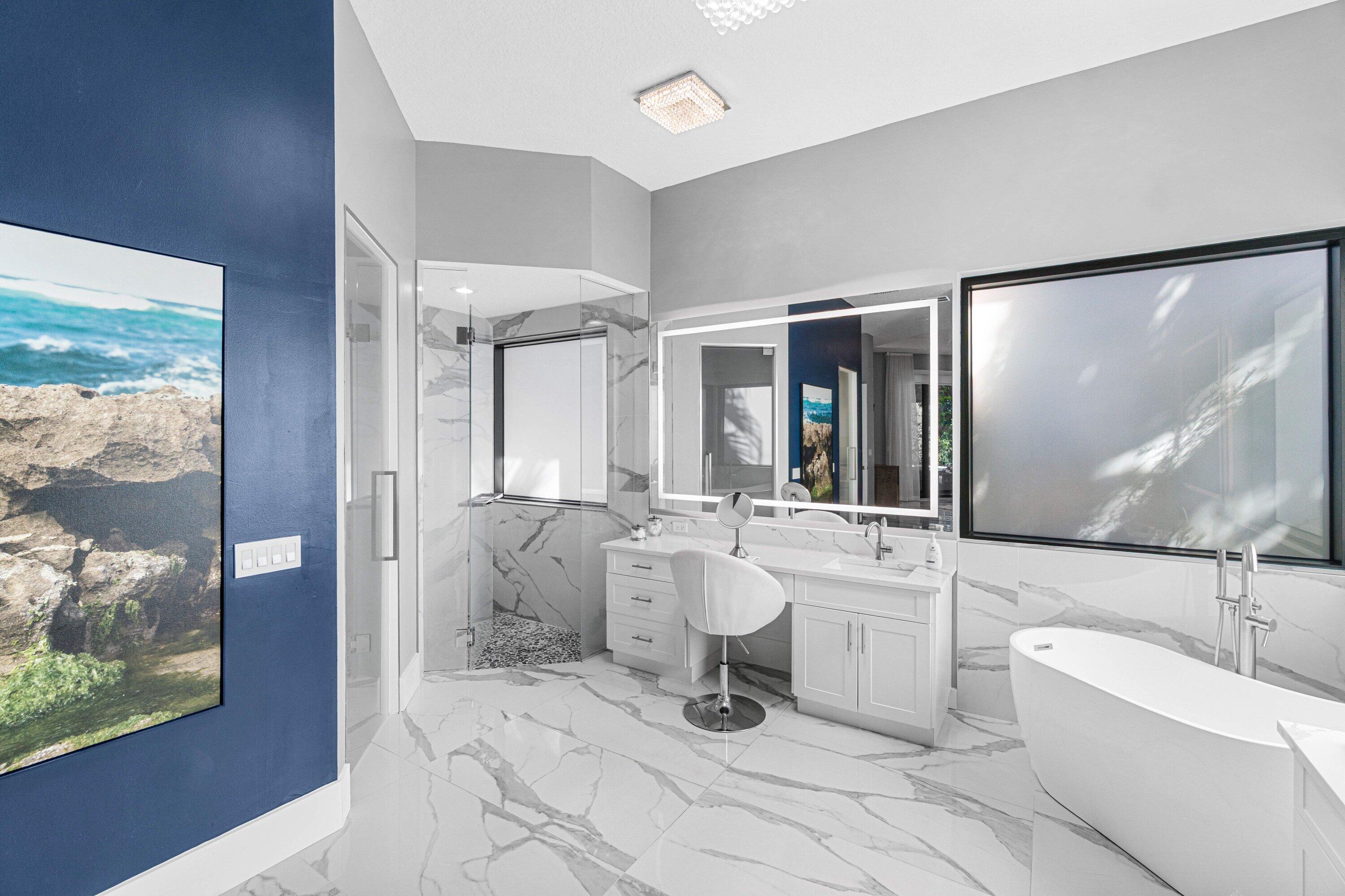 6715 E Calumet Circle