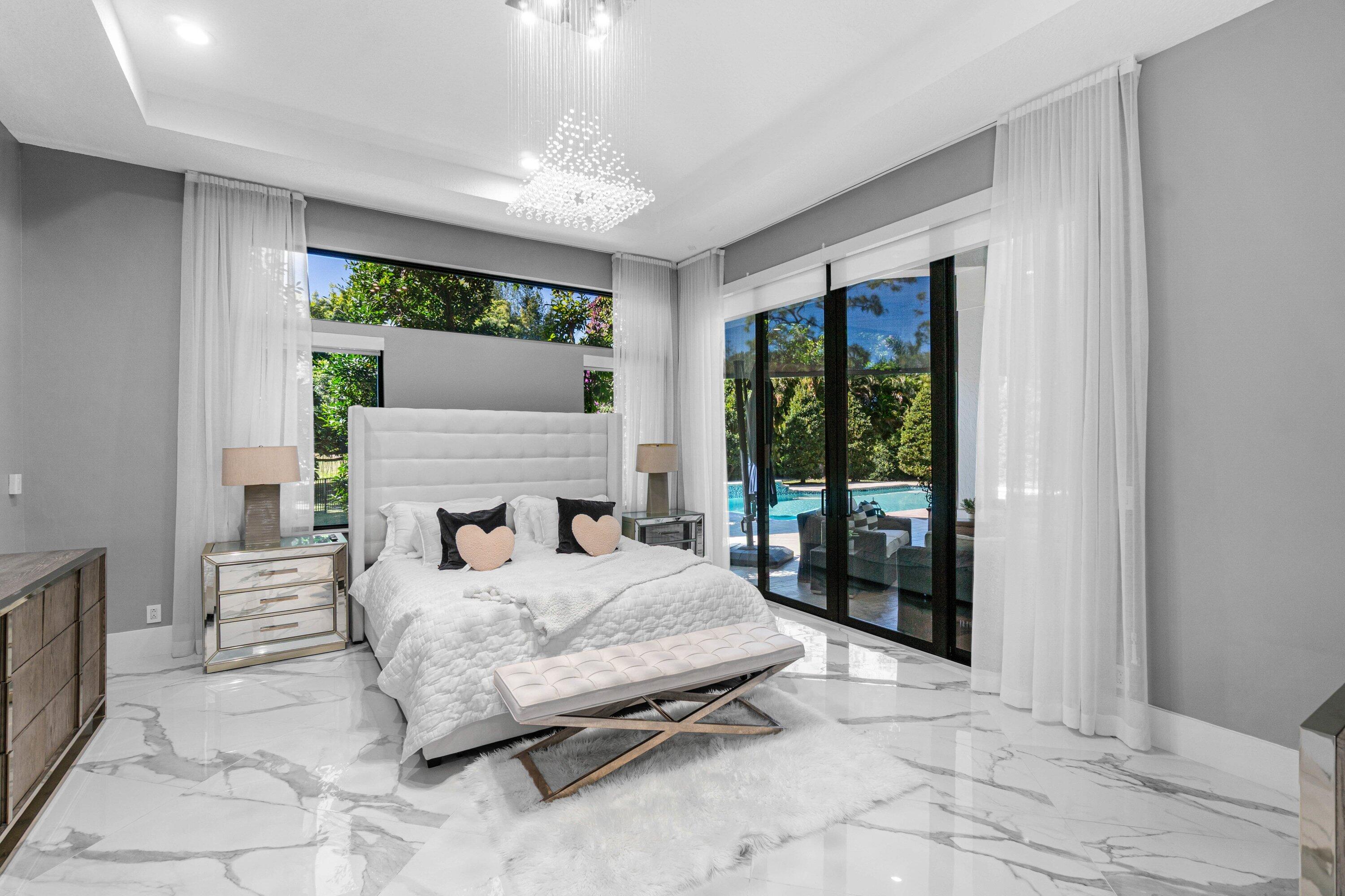 6715 E Calumet Circle