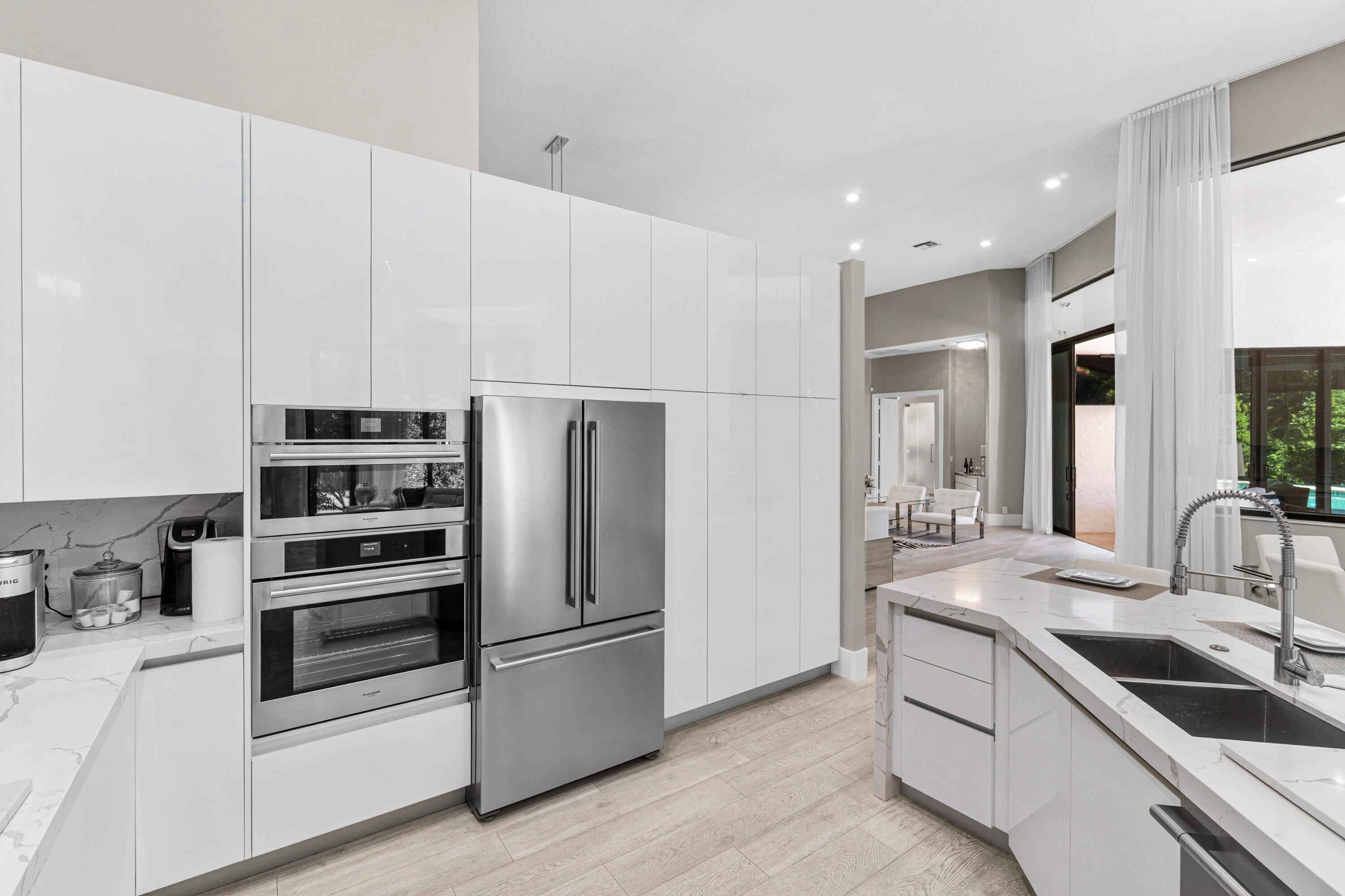 6715 E Calumet Circle