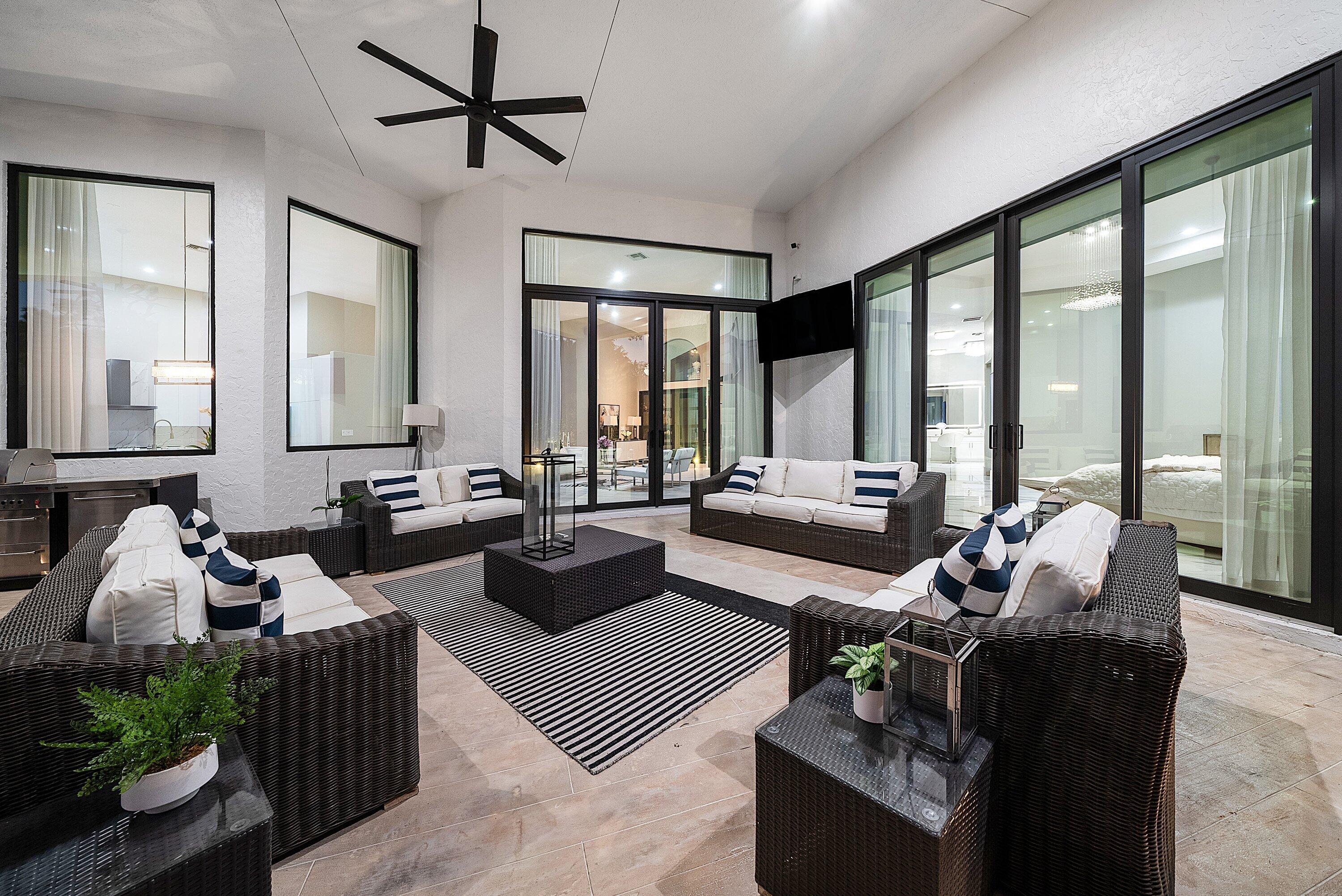 6715 E Calumet Circle