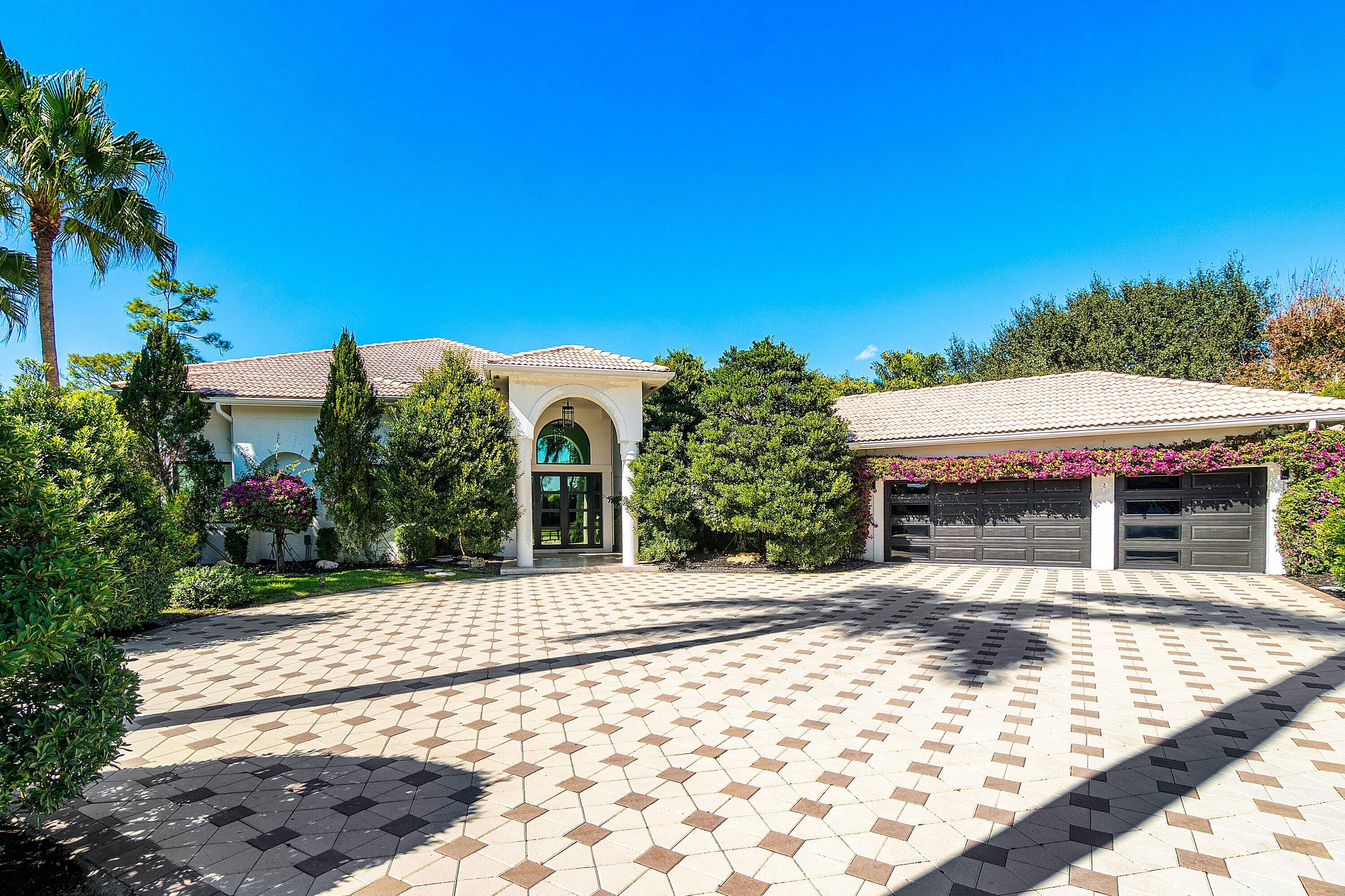 6715 E Calumet Circle