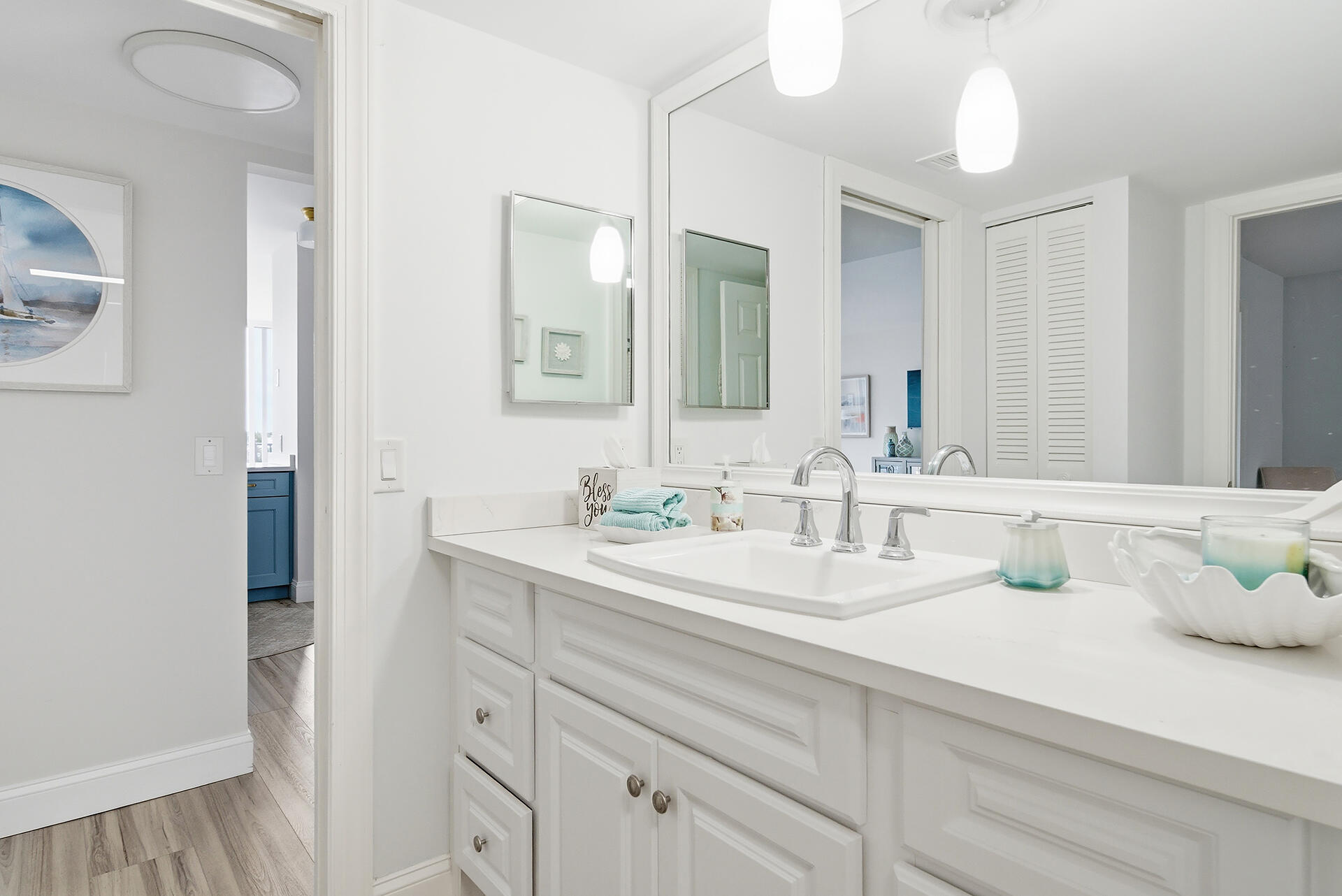 122 Lakeshore Drive 433