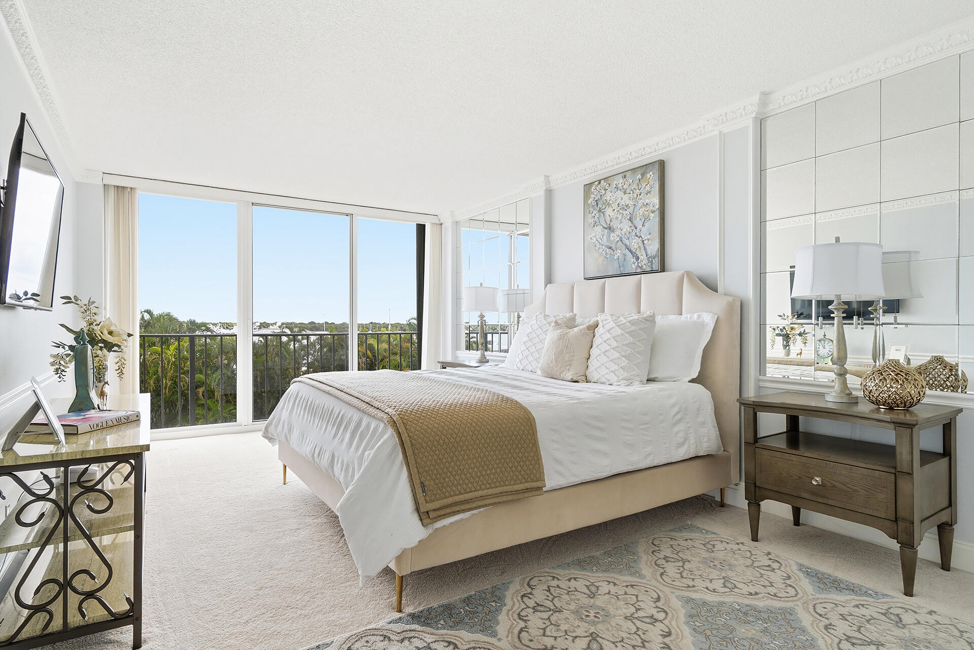 122 Lakeshore Drive 433