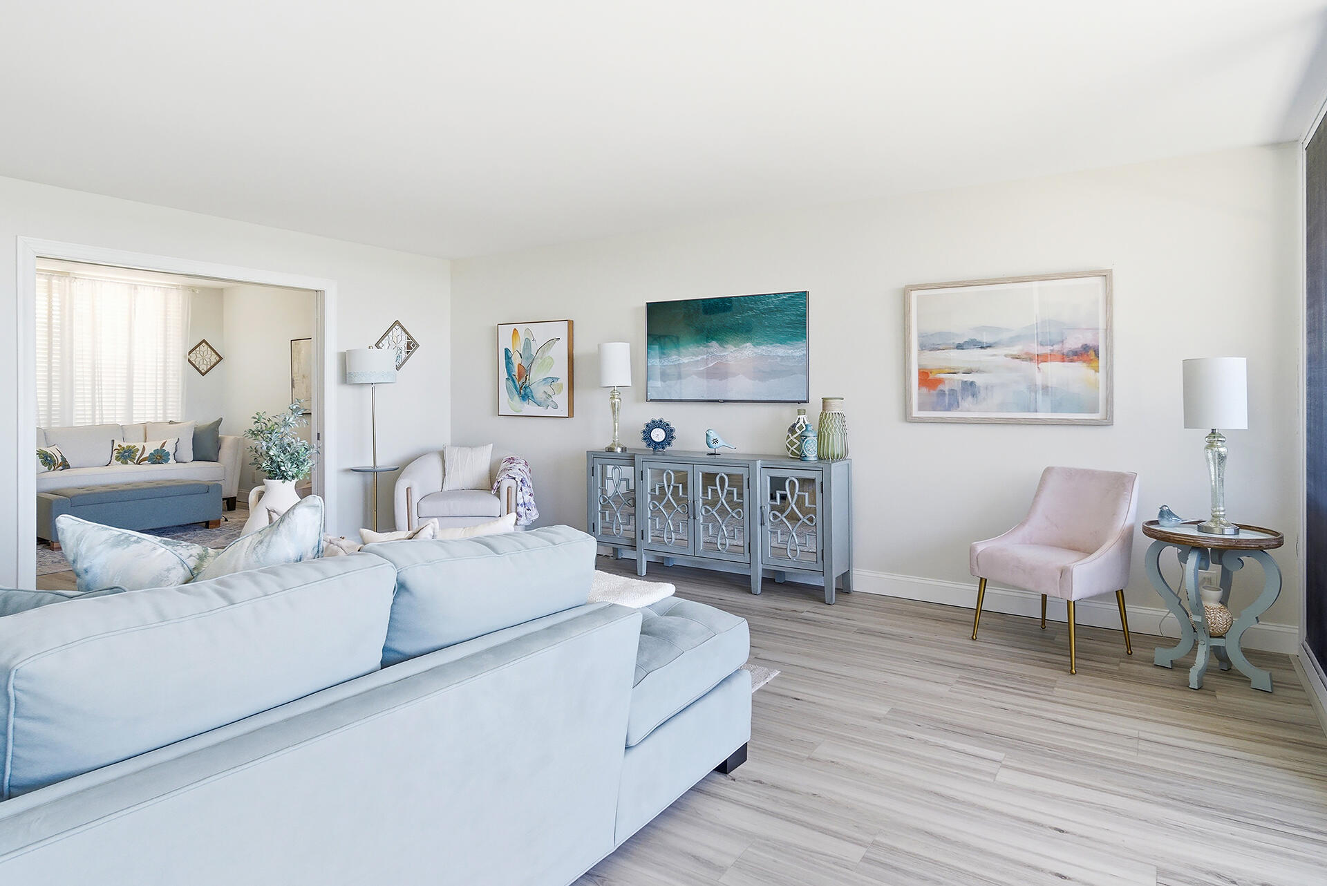 122 Lakeshore Drive 433