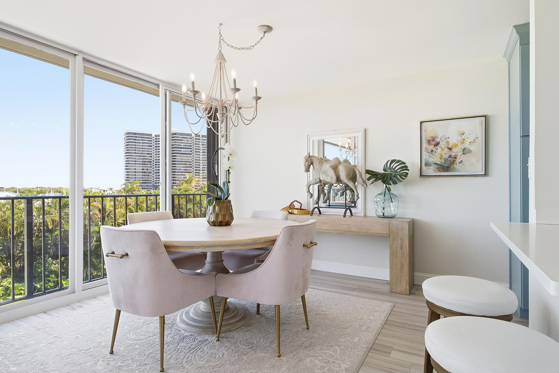 122 Lakeshore Drive 433