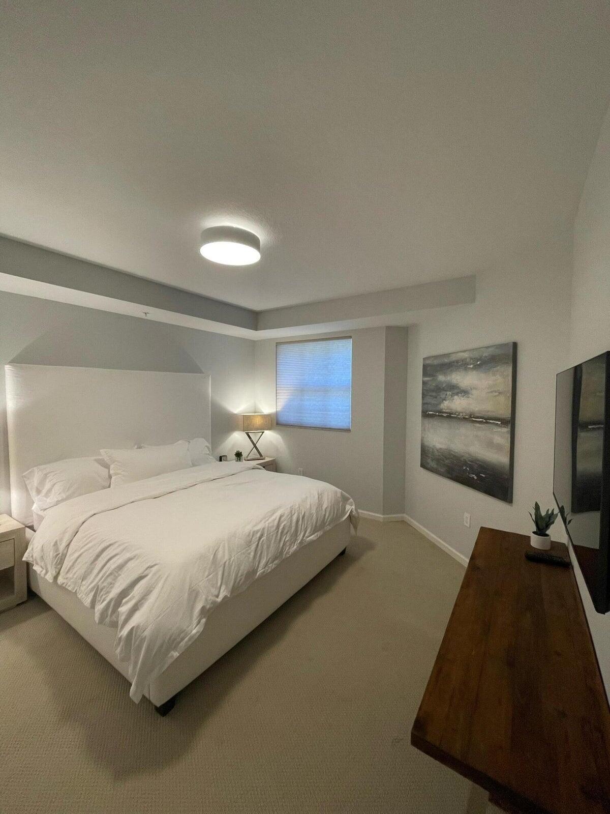 225 NE 1st Street 203