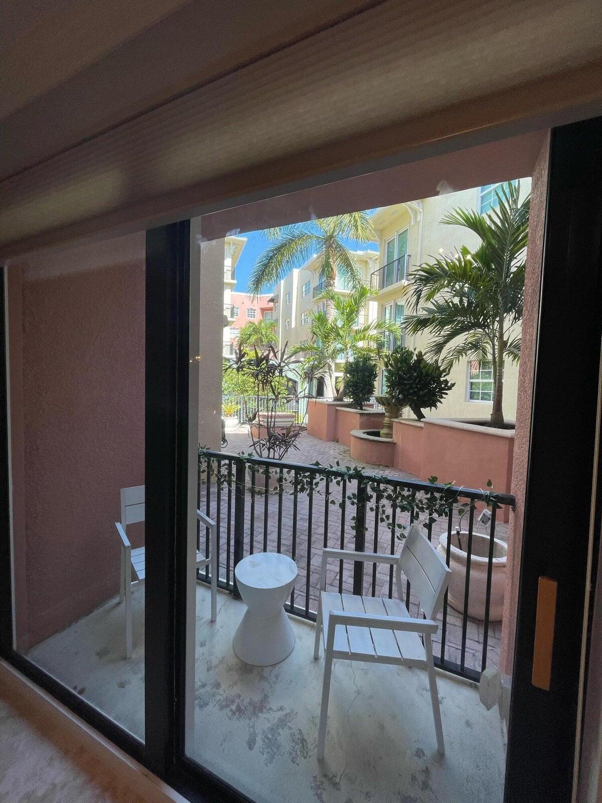 225 NE 1st Street 203