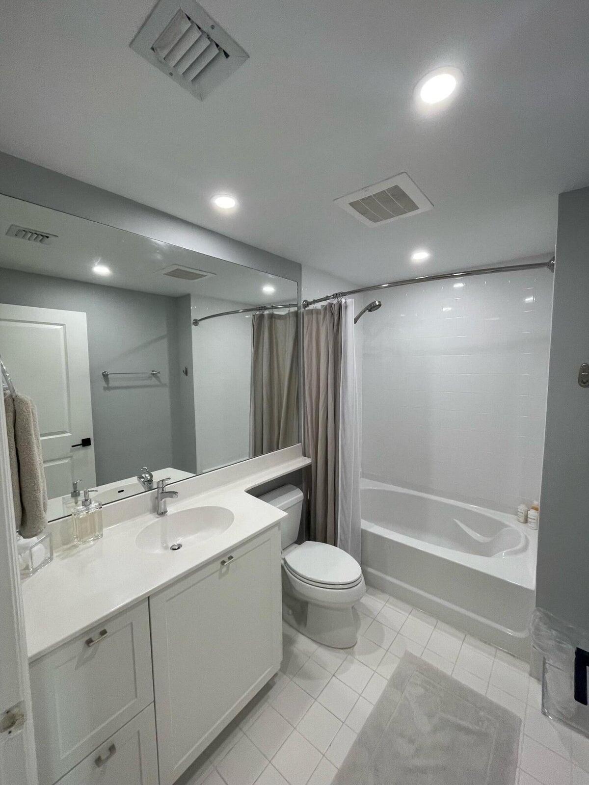 225 NE 1st Street 203