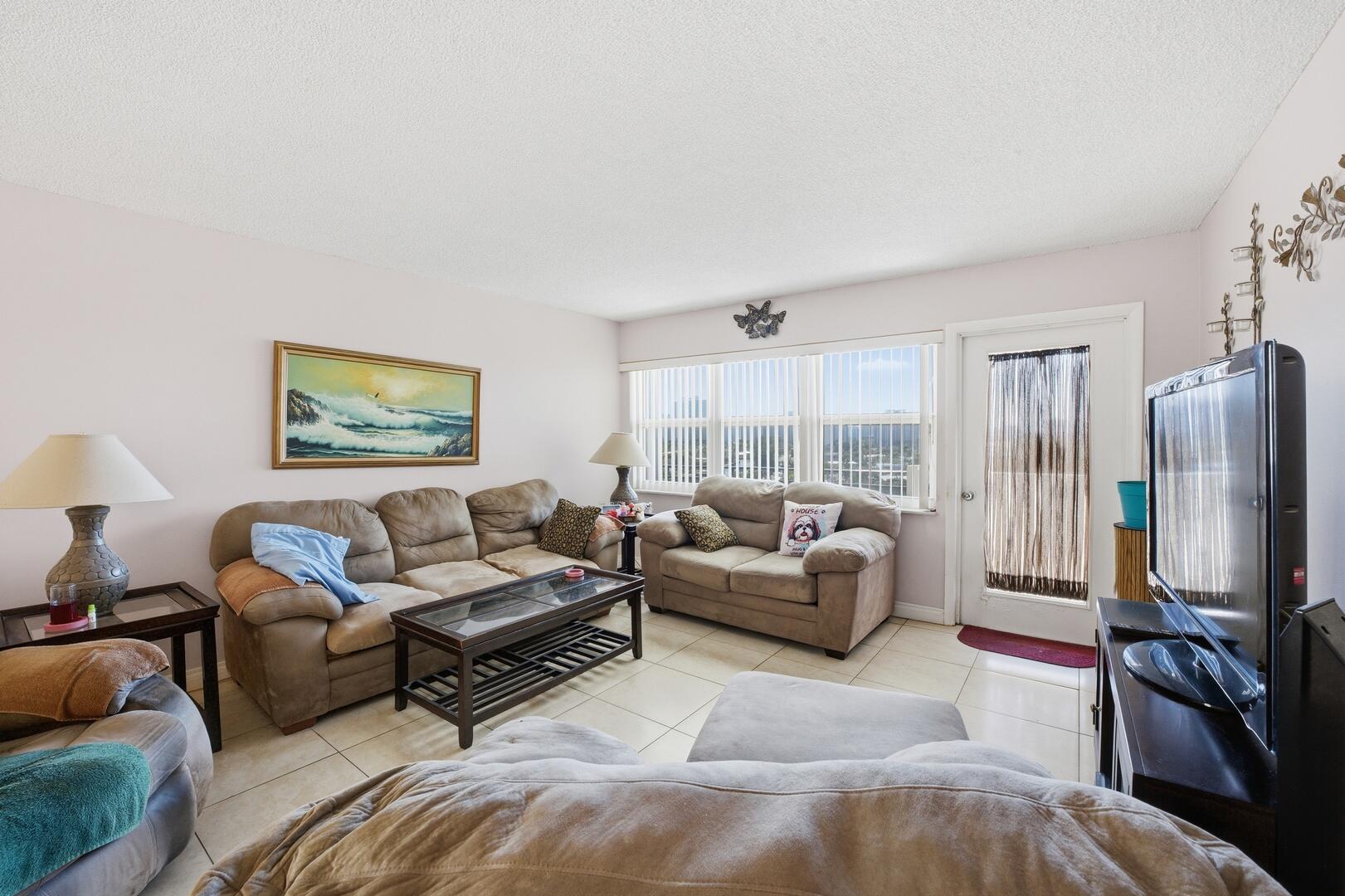 401 Golden Isles Drive 1009