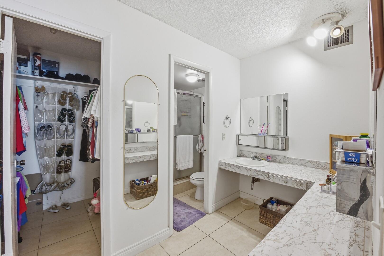 401 Golden Isles Drive 1009