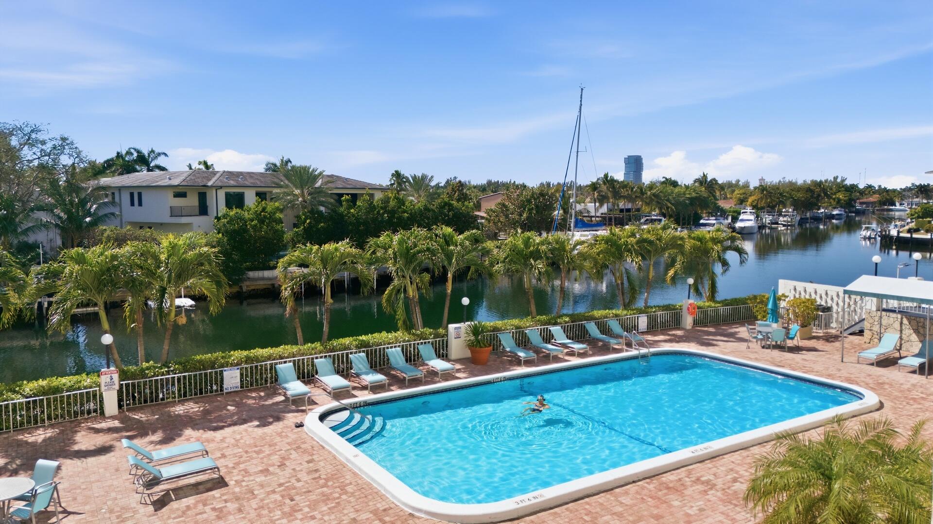401 Golden Isles Drive 1009