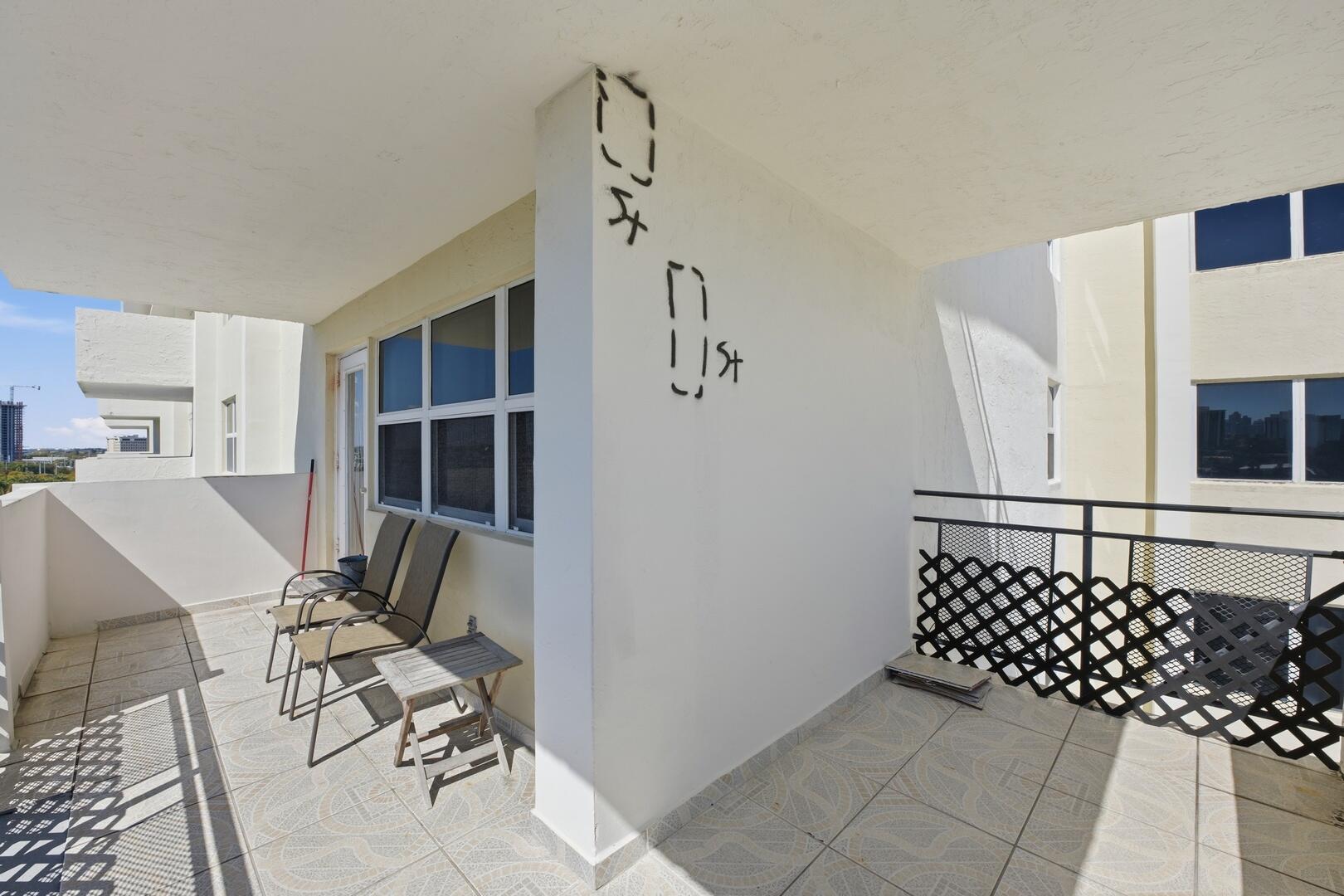 401 Golden Isles Drive 1009