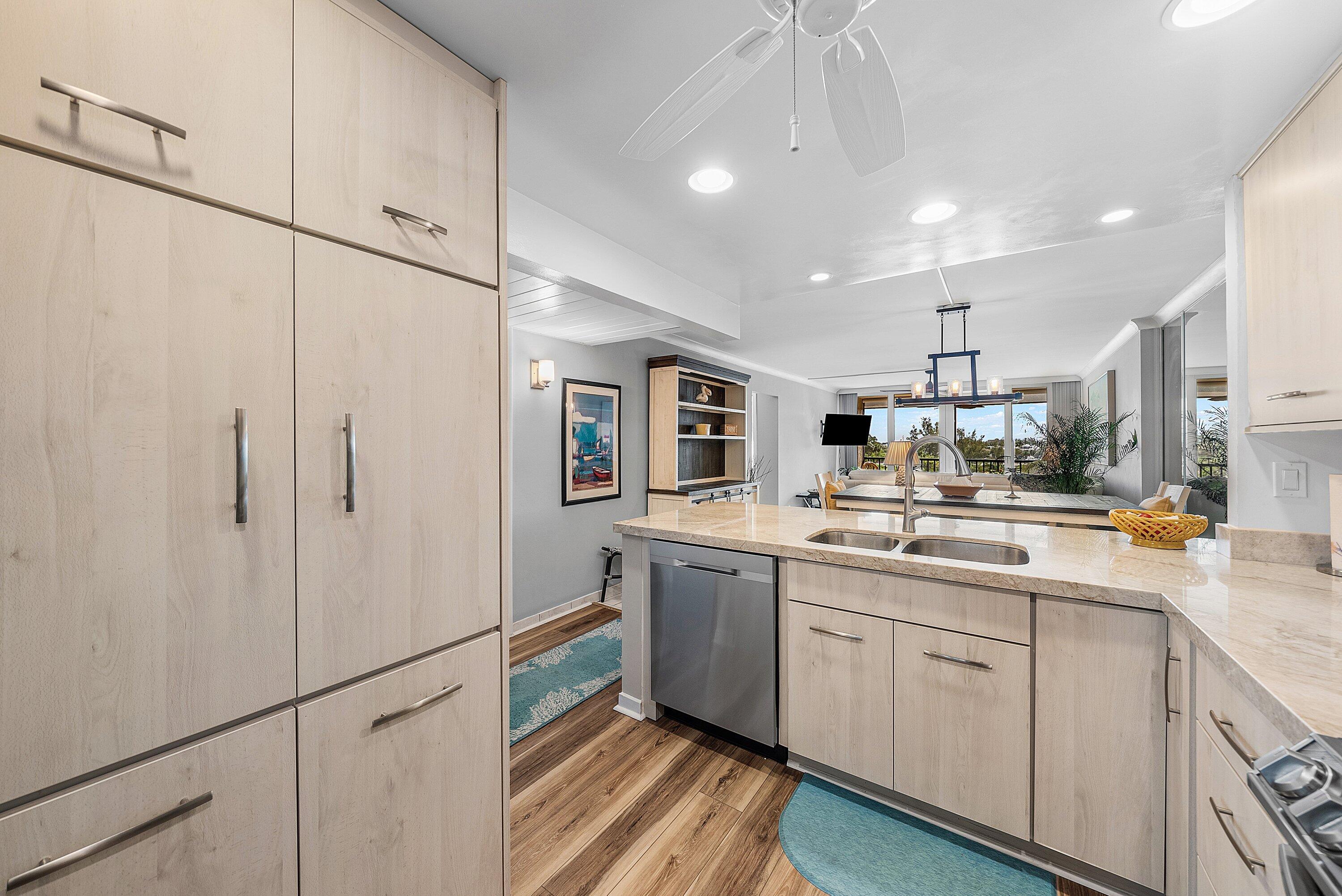 7 Royal Palm Way 507