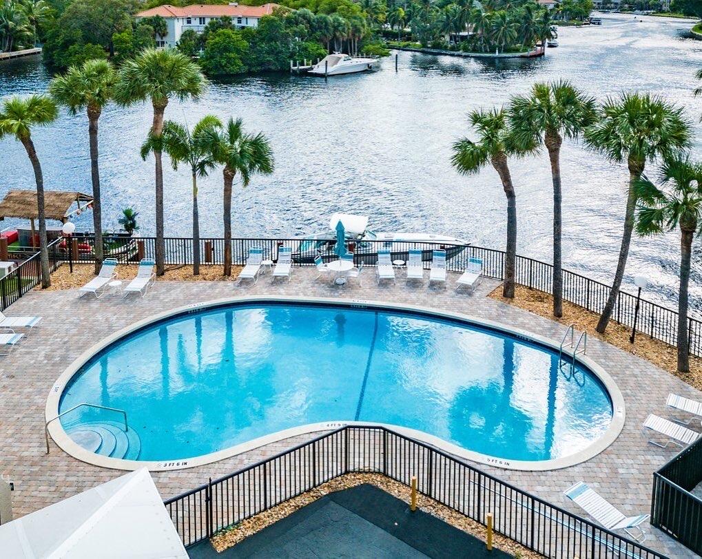 7 Royal Palm Way 507