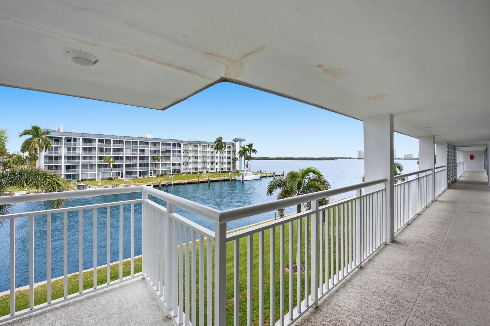 111 Shore Court 305-C, North Palm Beach Unit: 305-C