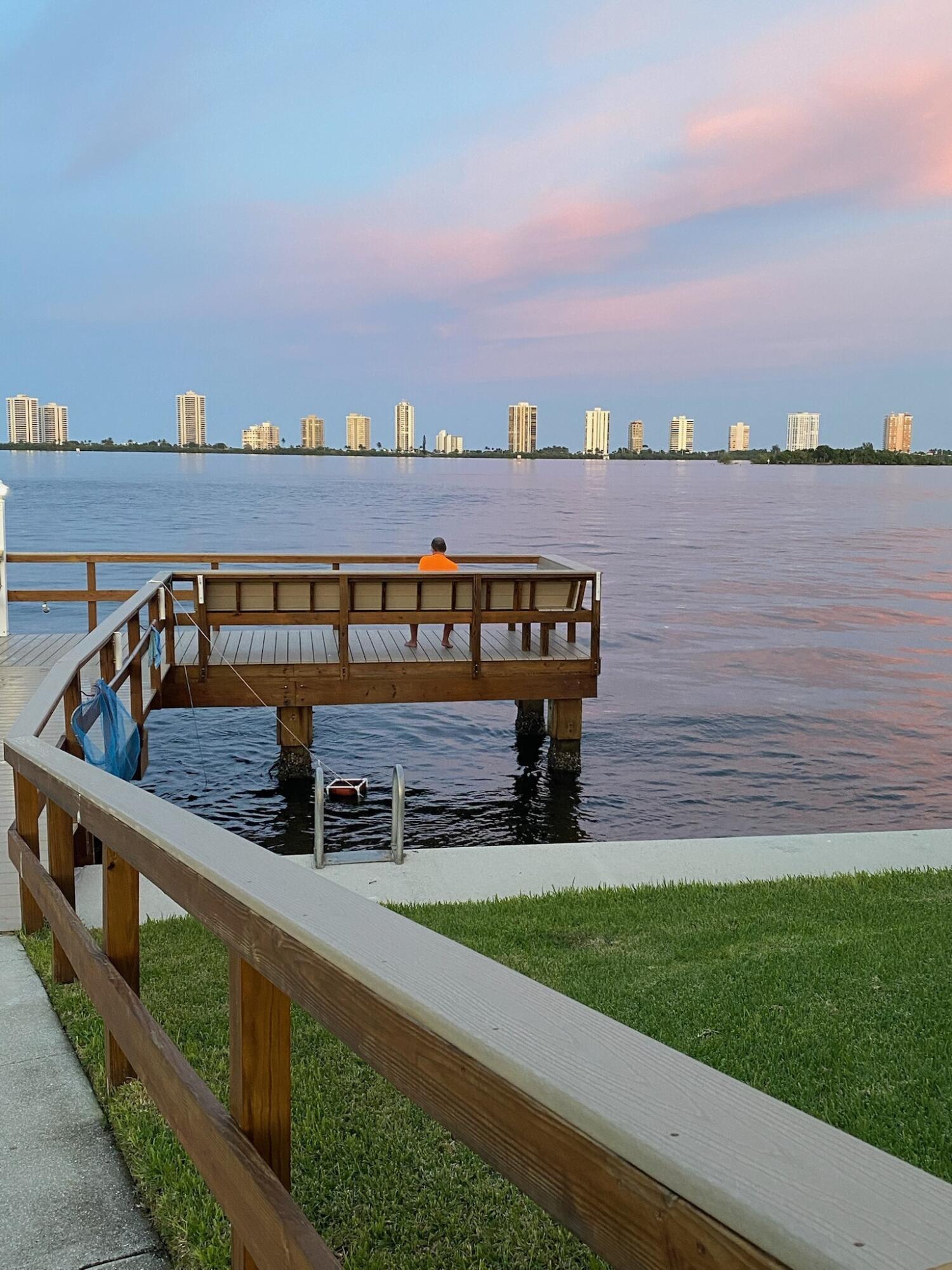 111 Shore Court 305-C, North Palm Beach Unit: 305-C