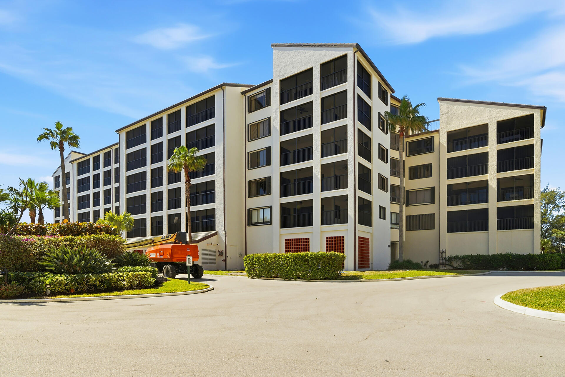 500 Ocean Trail Way 508