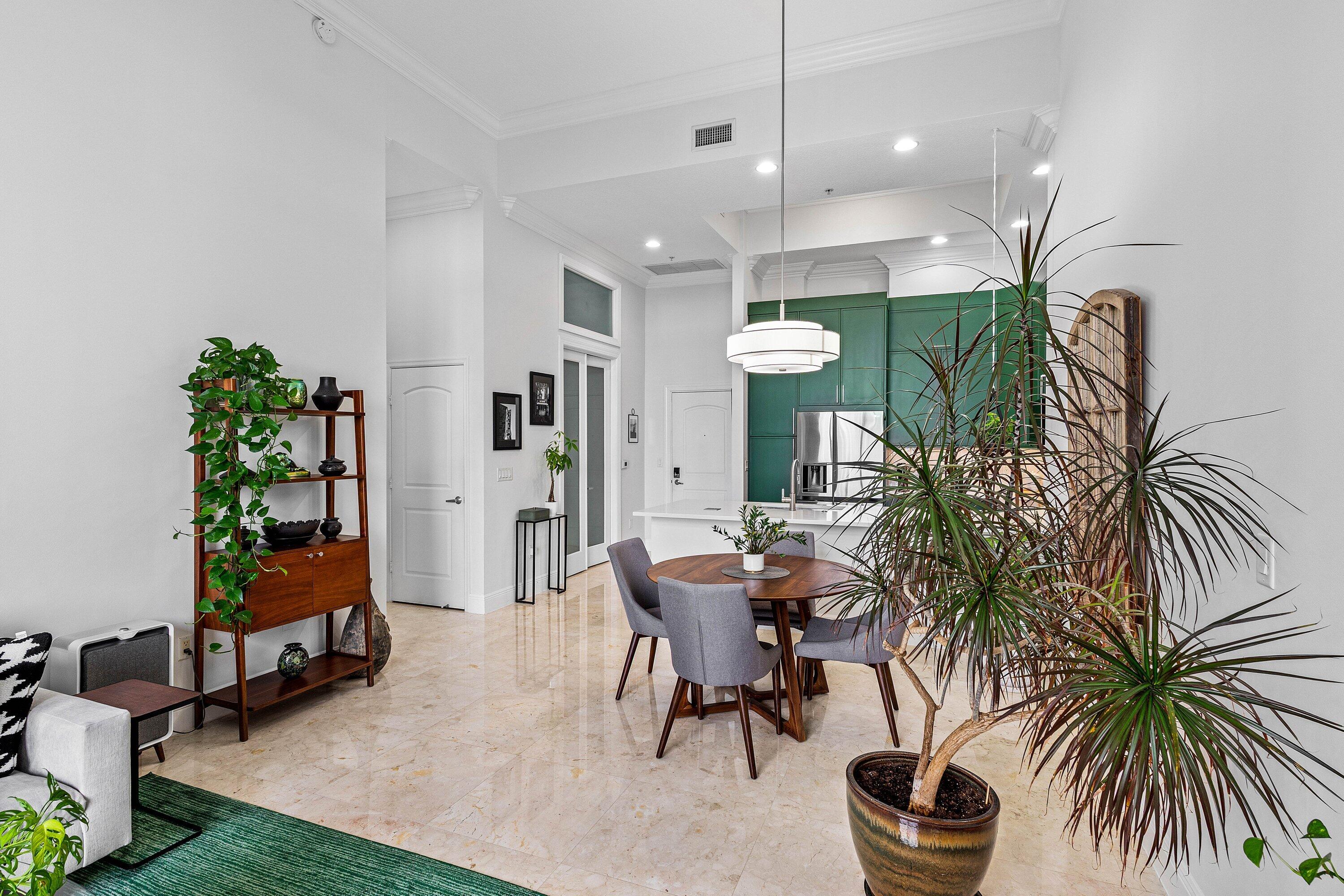 701 S Olive Avenue 515