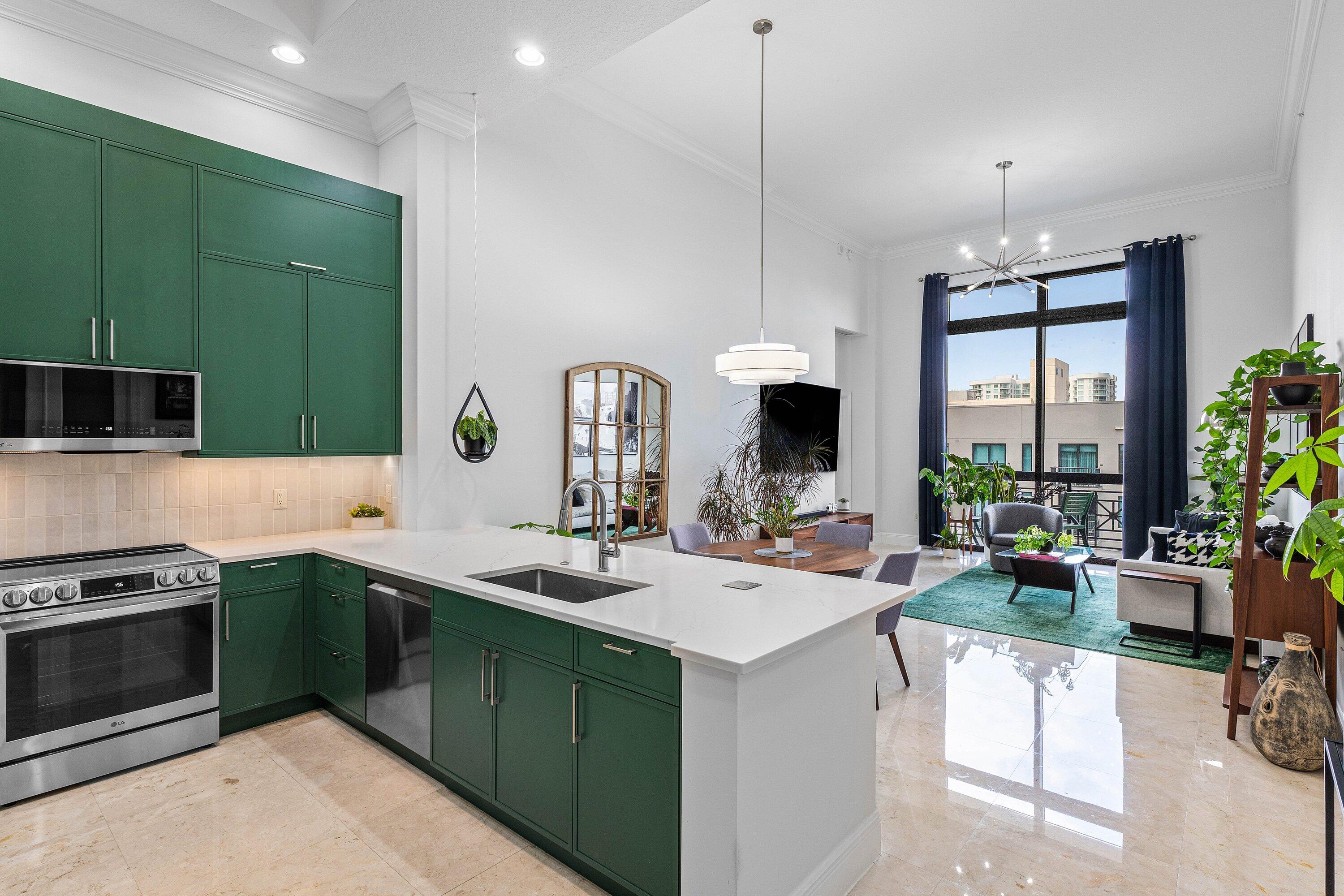 701 S Olive Avenue 515