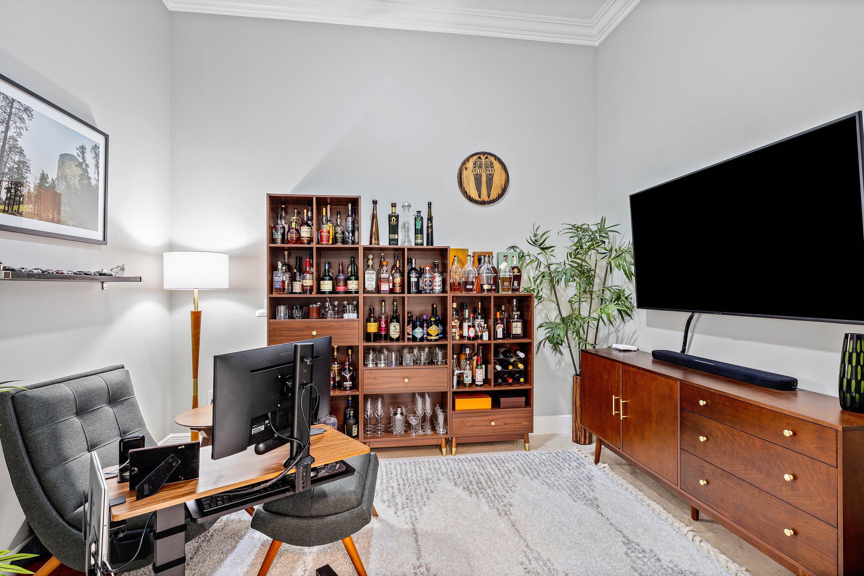 701 S Olive Avenue 515