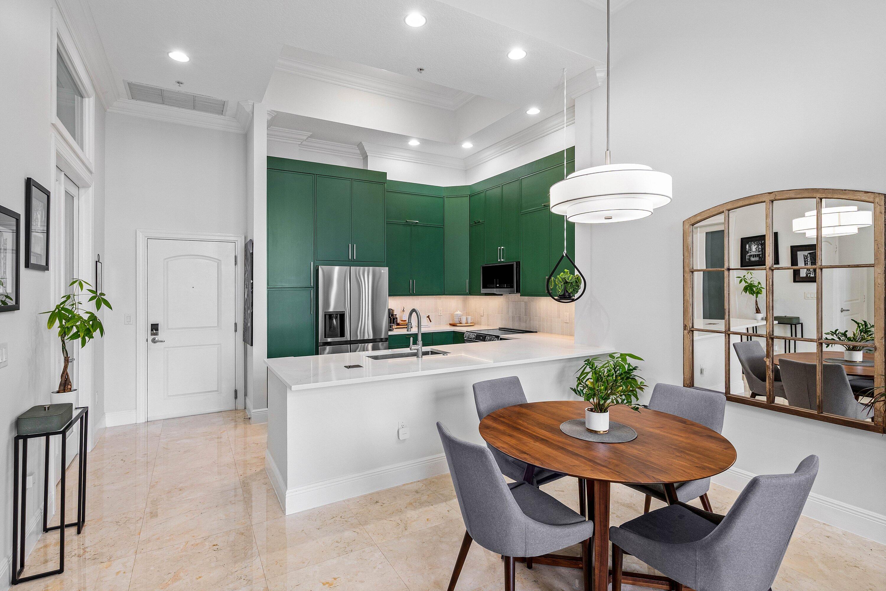 701 S Olive Avenue 515