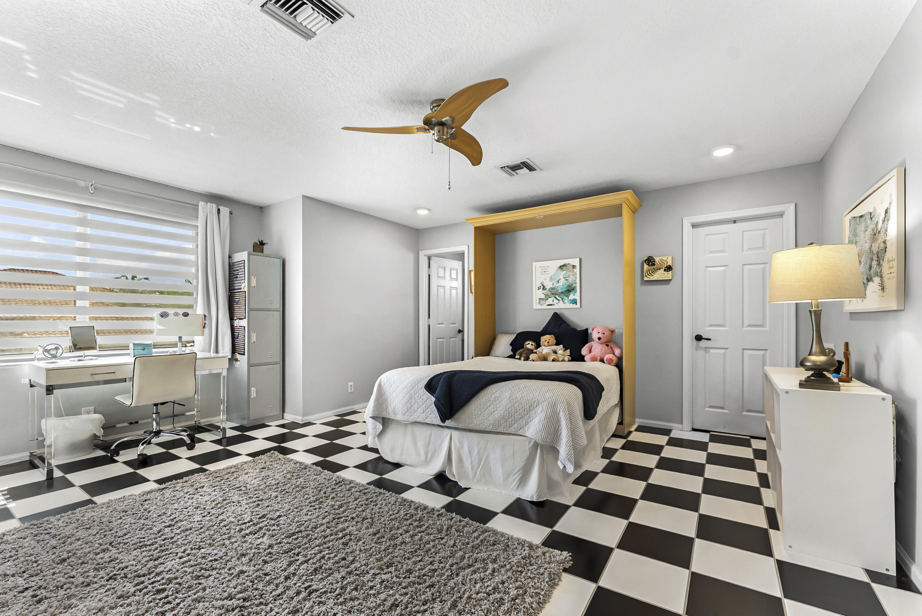 12212 Rockledge Circle