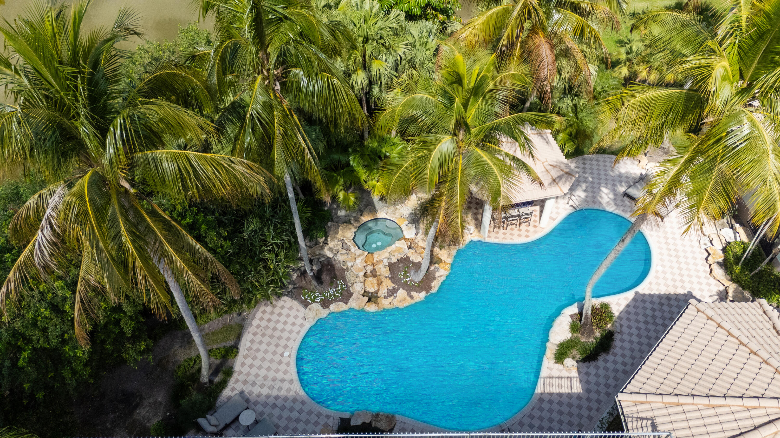 18800 Long Lake Drive