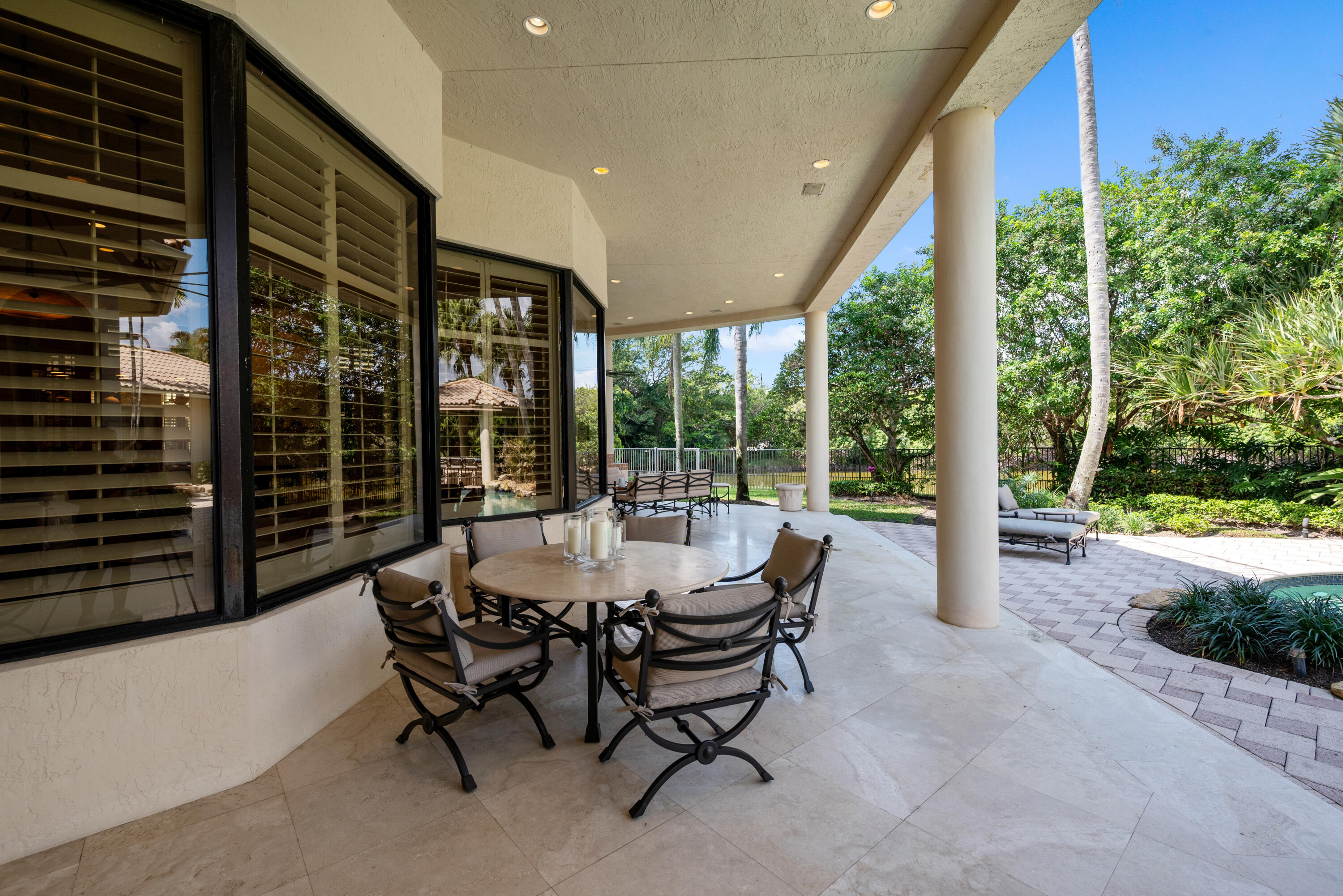 18800 Long Lake Drive