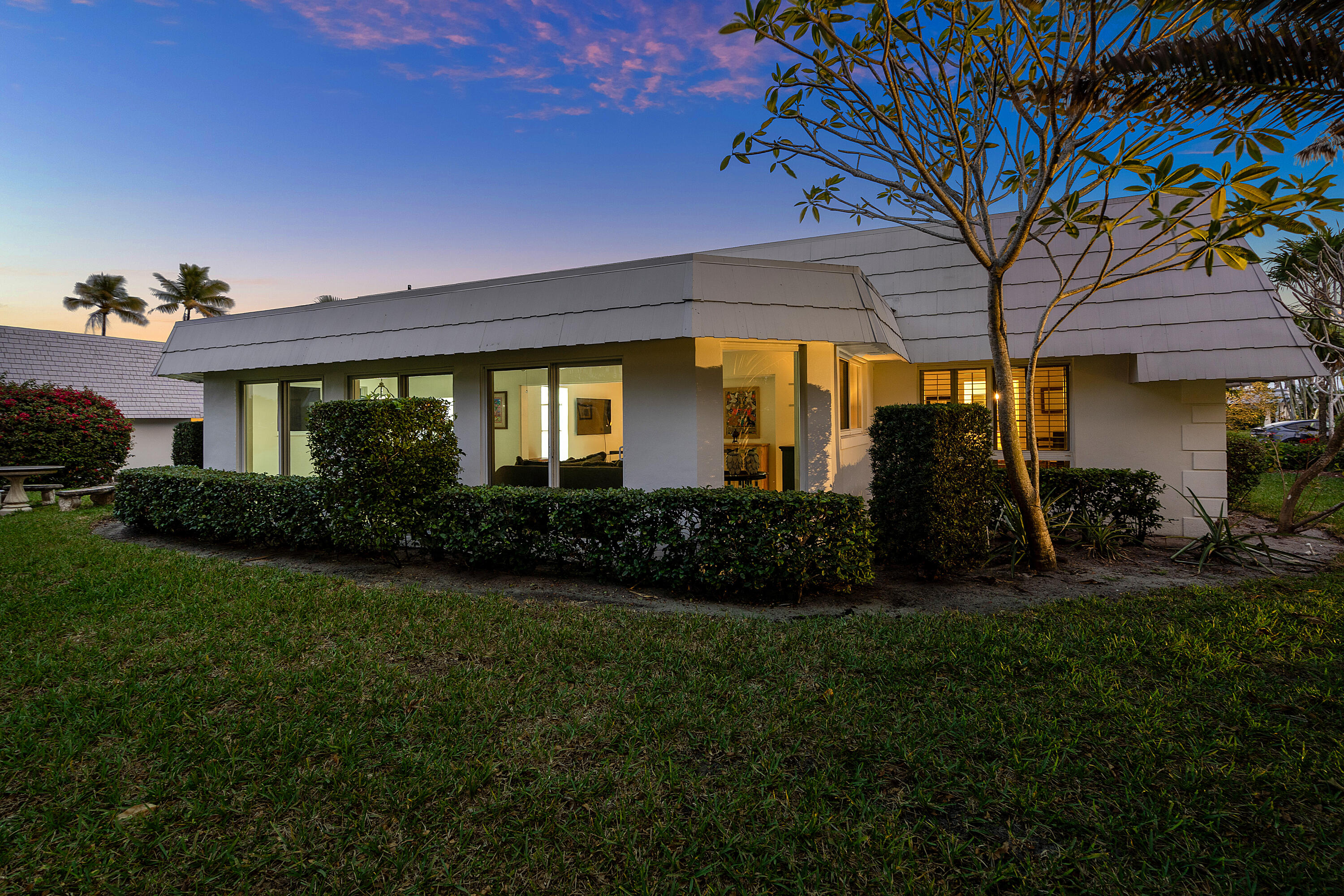 383 Villa Drive S