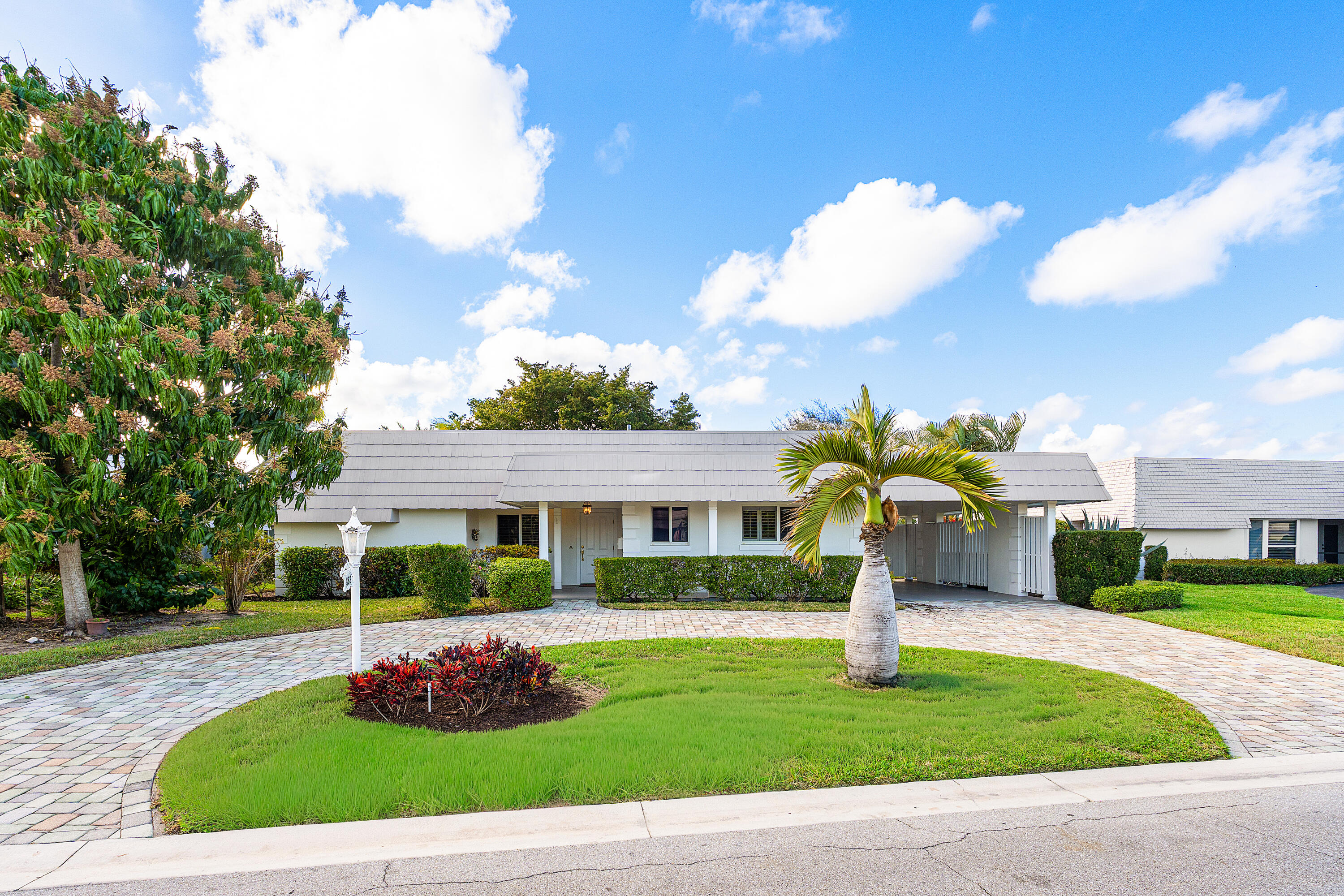 383 Villa Drive S