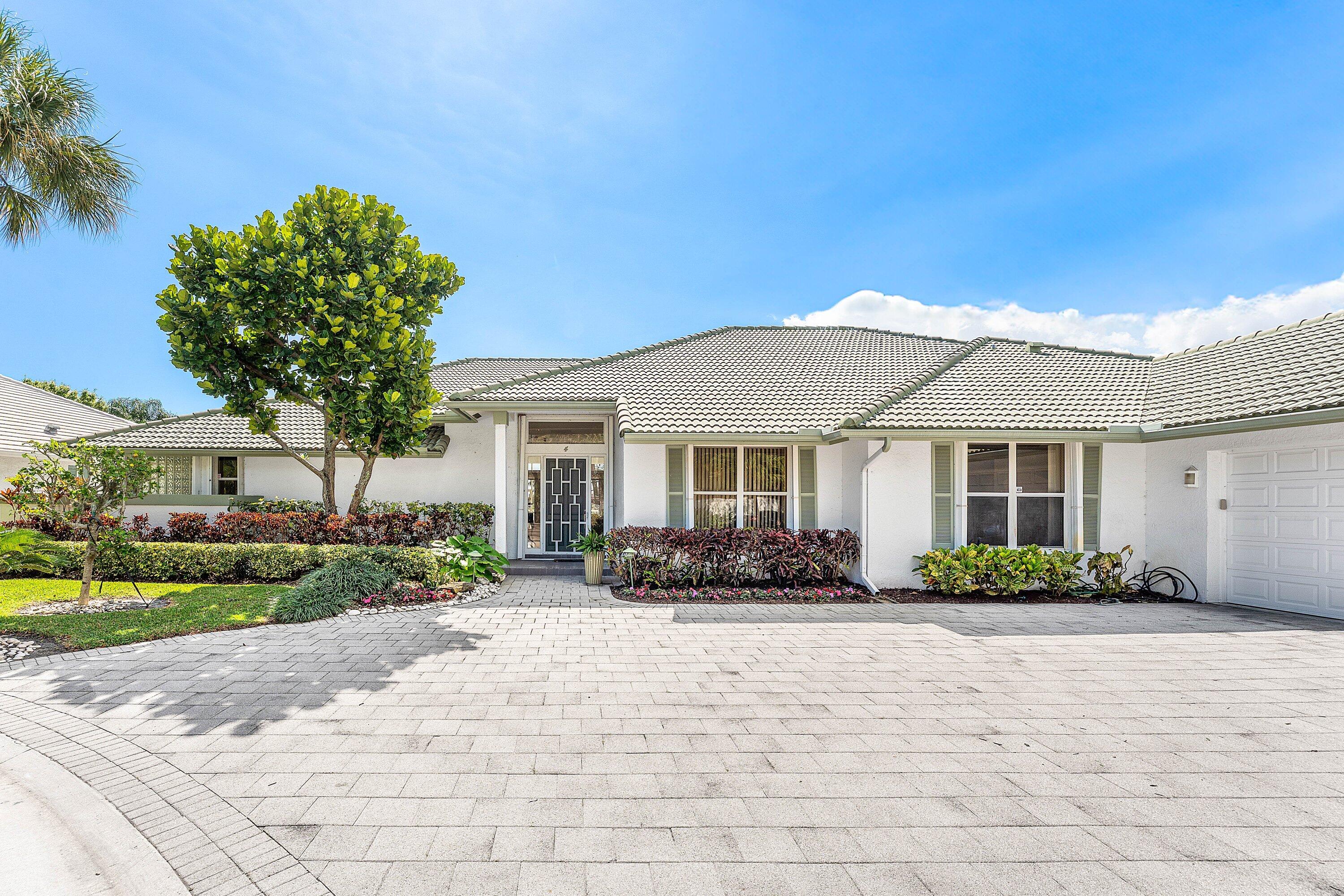 4 Sutton Drive