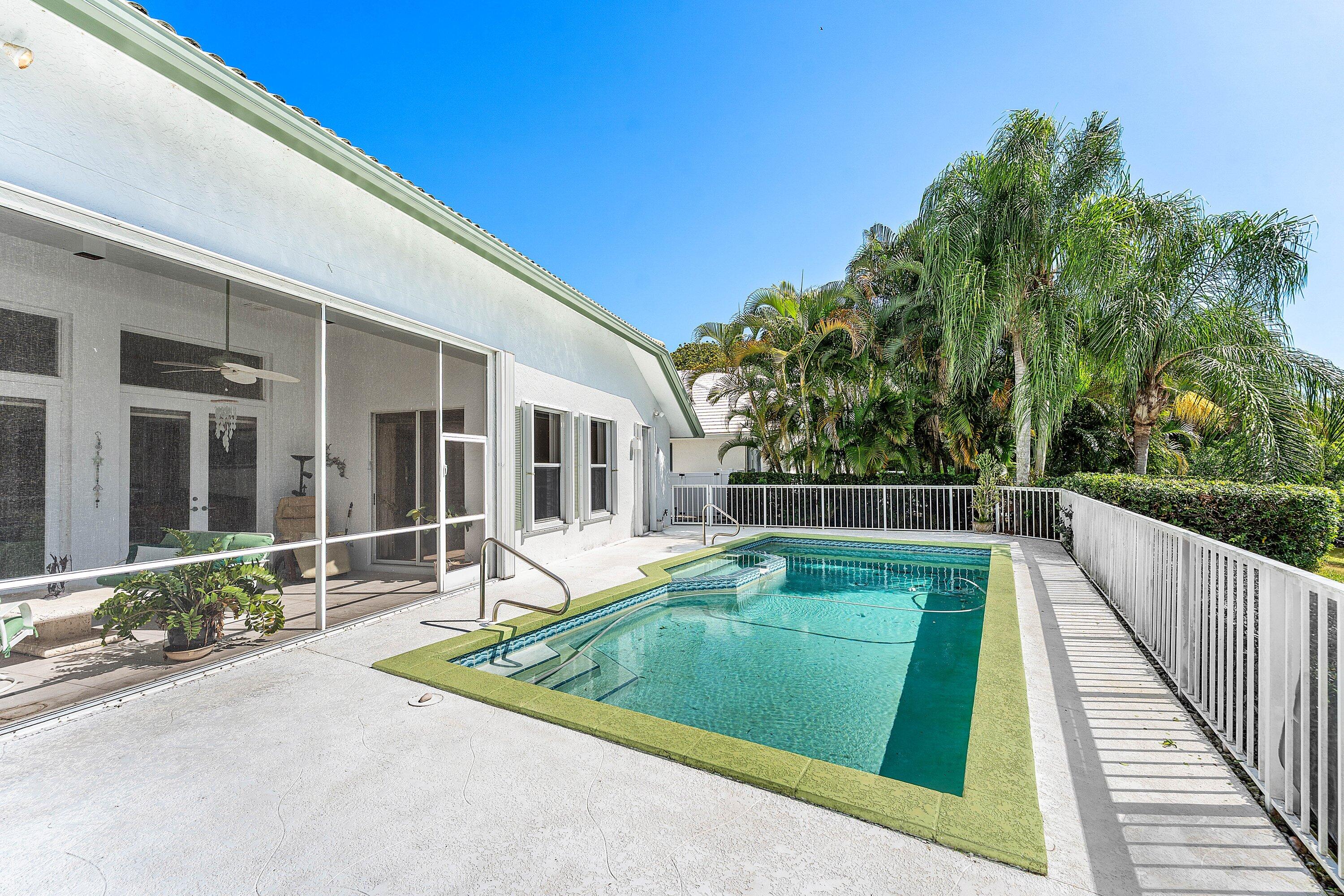 4 Sutton Drive