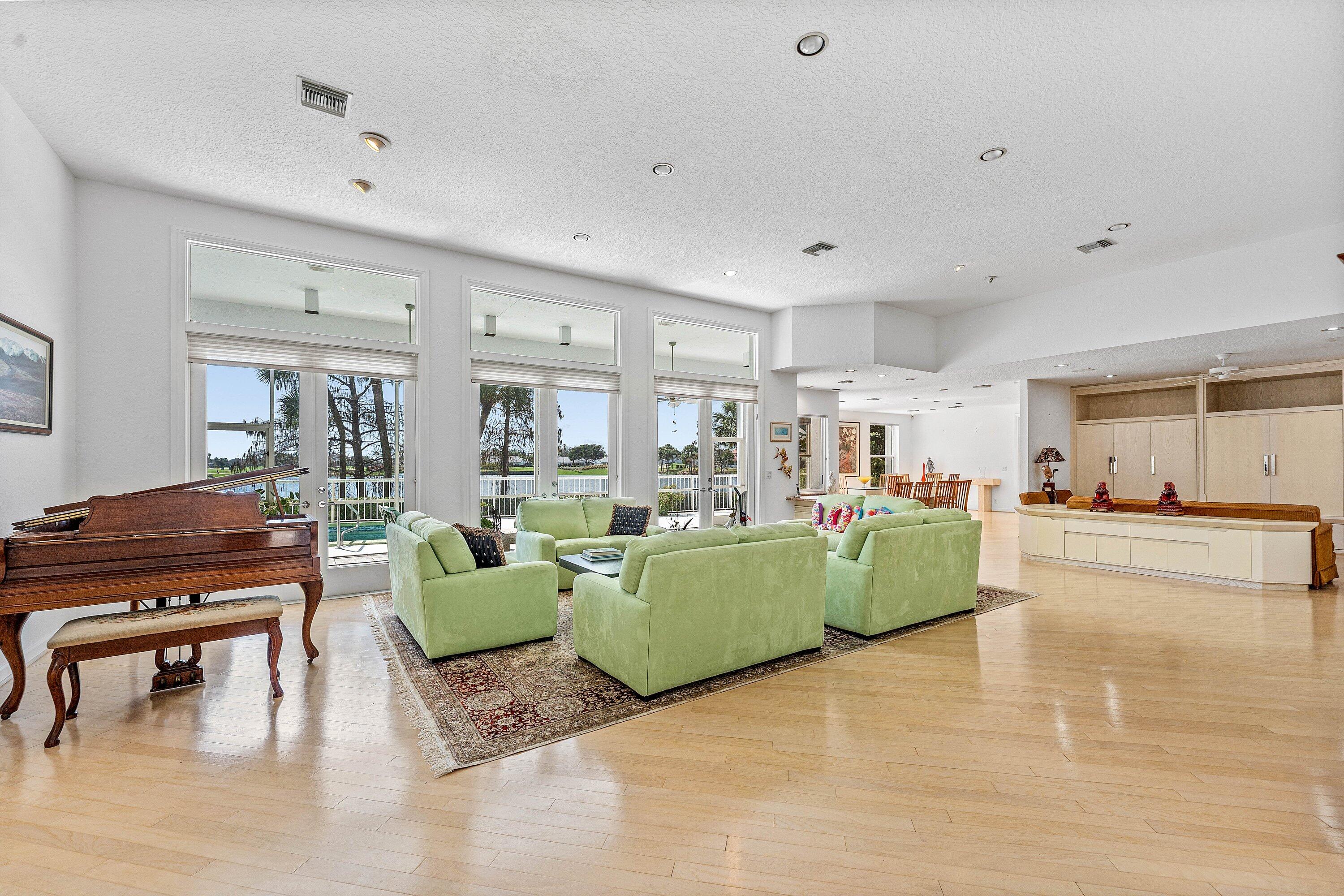 4 Sutton Drive