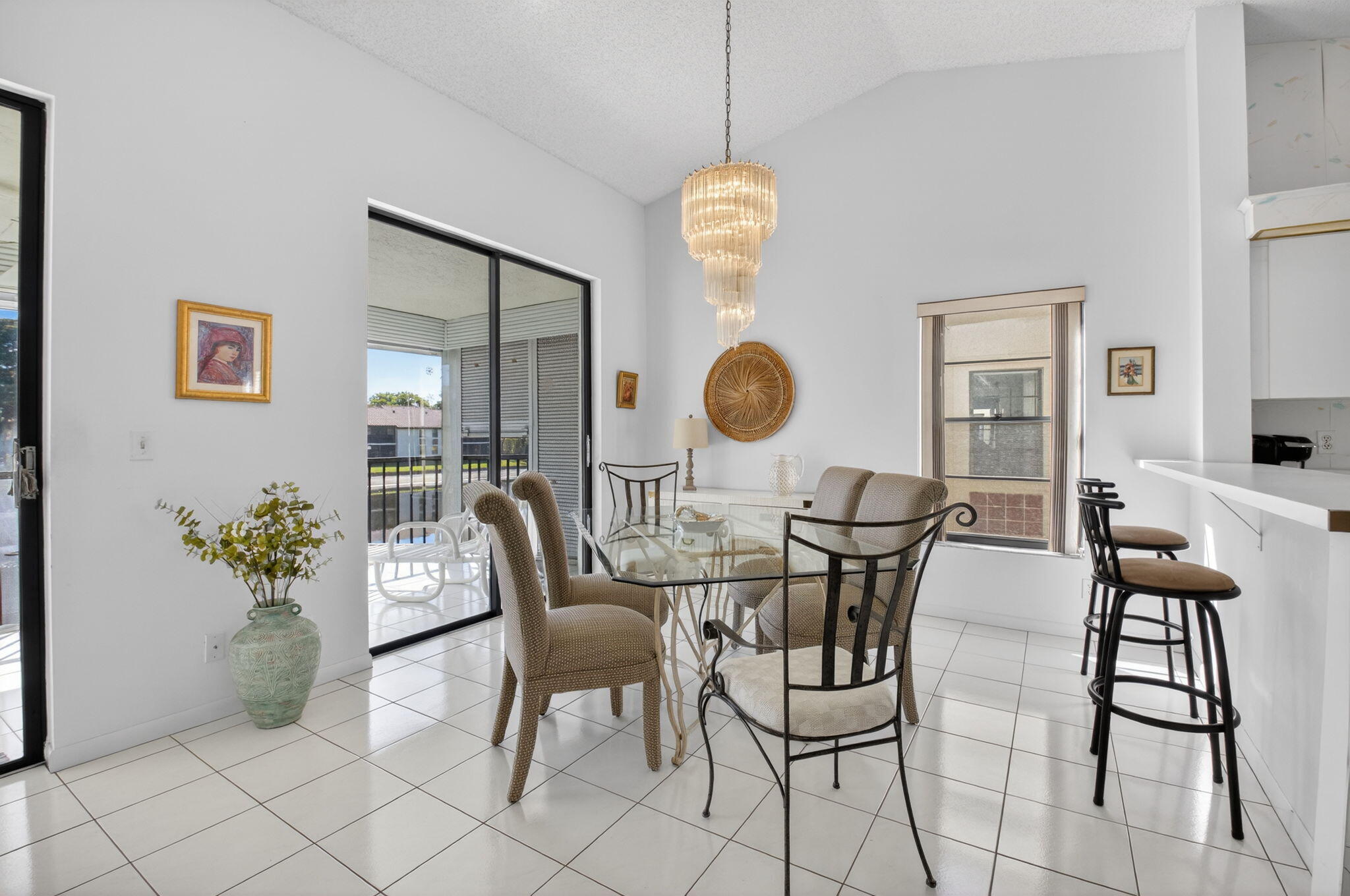 10279 N Circle Lake Drive 202